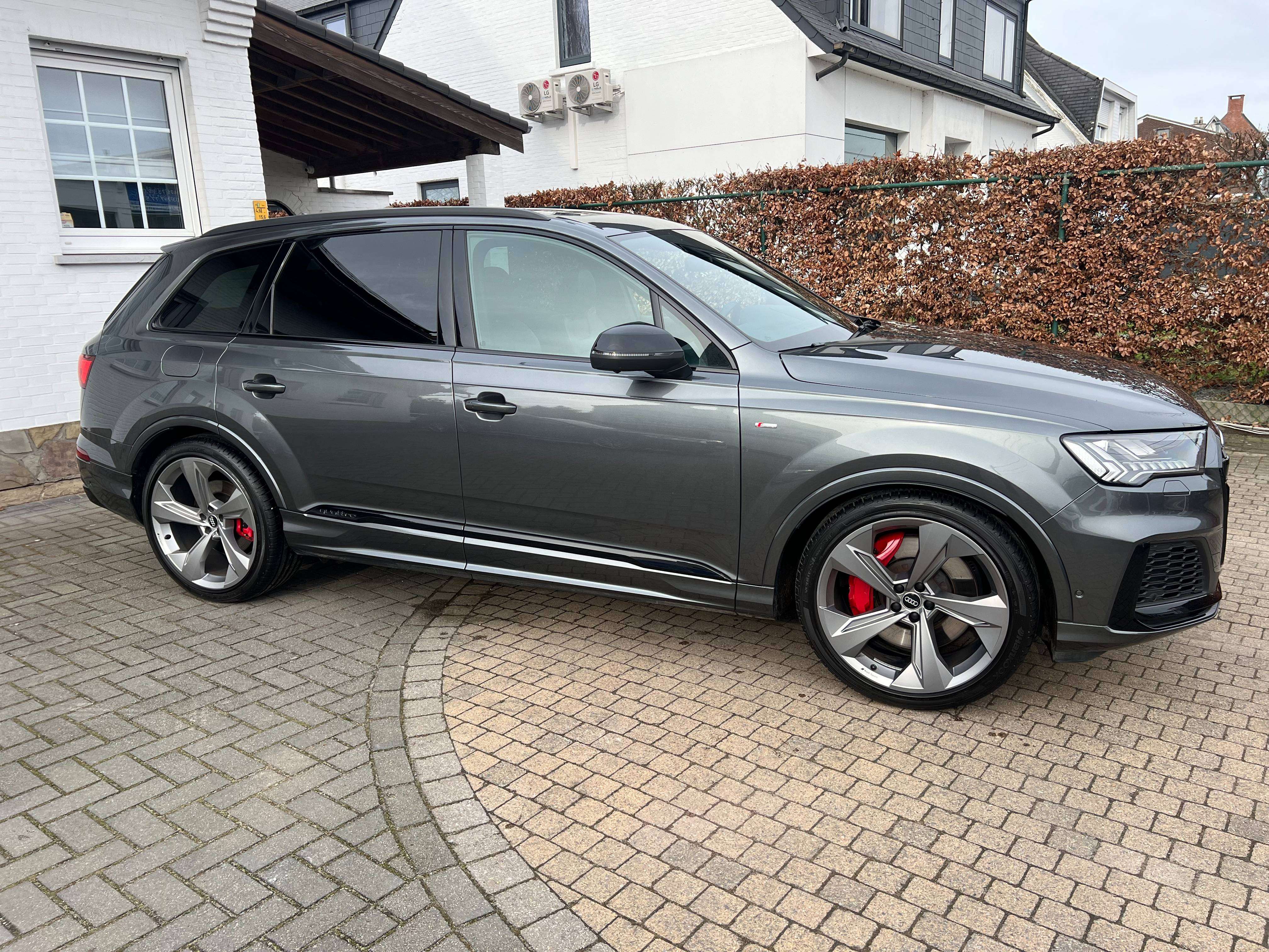 Audi Q7 60 TFSi e Quattro PHEV S line Tip./NP 119000 Euro