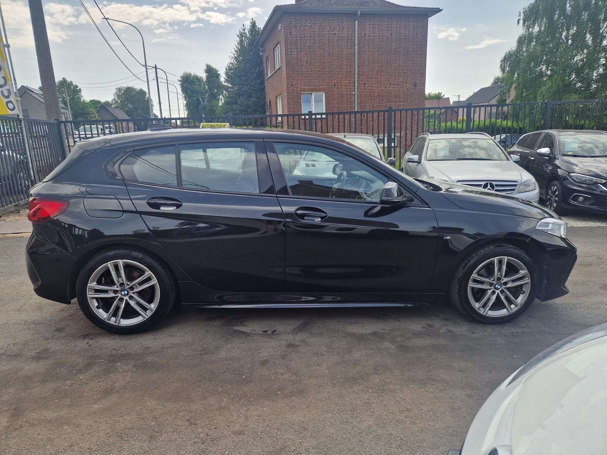 BMW 118 iA OPF PACK M INTERIEUR/EXTERIEUR *** NAVI/CARPLAY/LEDS ***