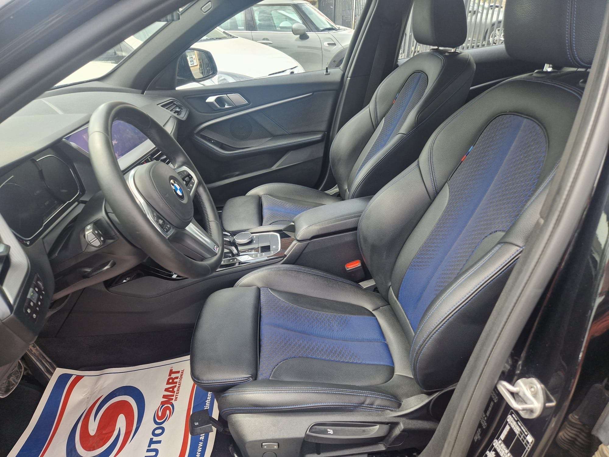 BMW 118 iA OPF PACK M INTERIEUR/EXTERIEUR *** NAVI/CARPLAY/LEDS ***