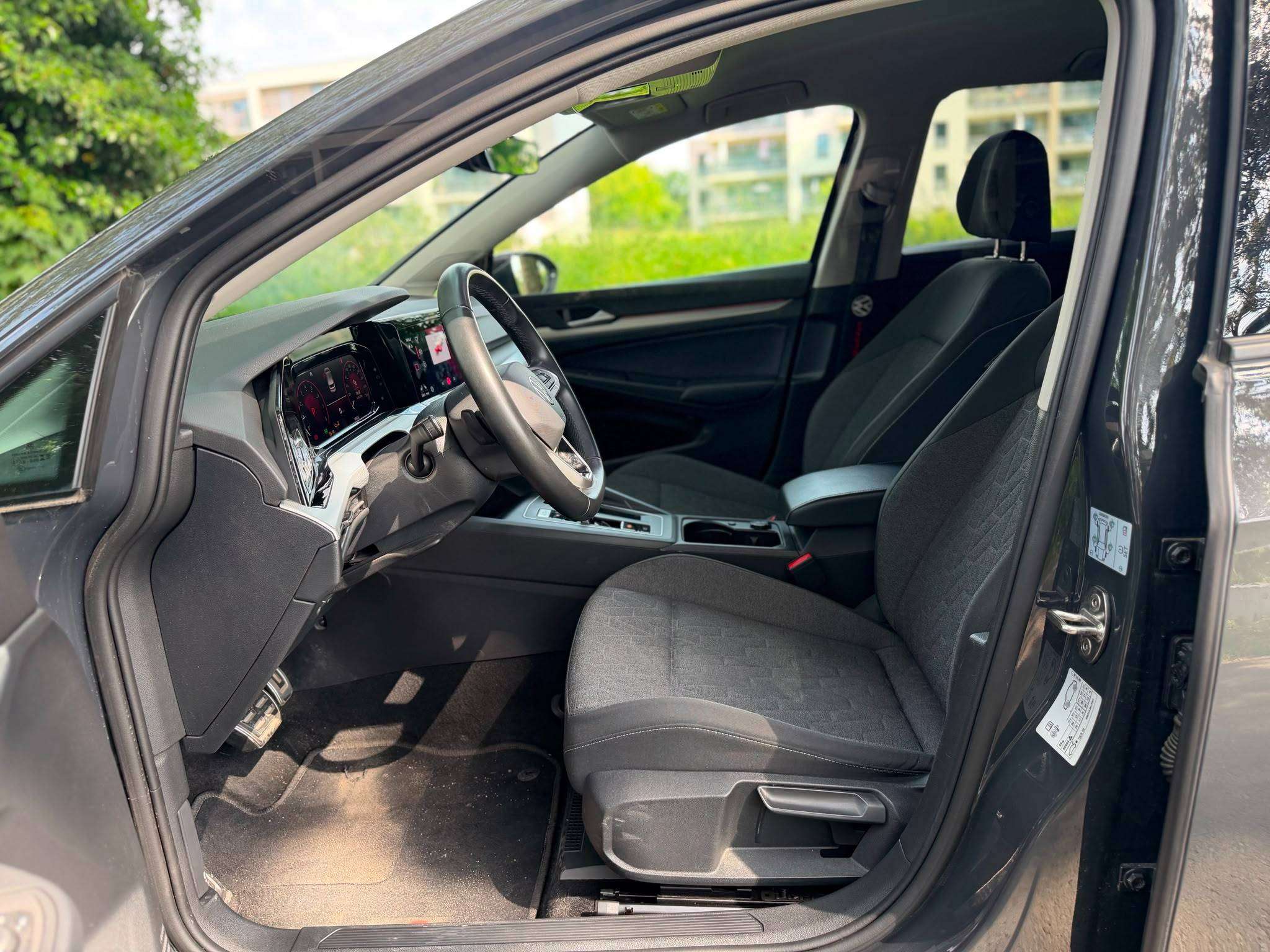 Volkswagen Golf 1.0 eTSI Edition Move Premium-Automatique-Garantie 12 mois