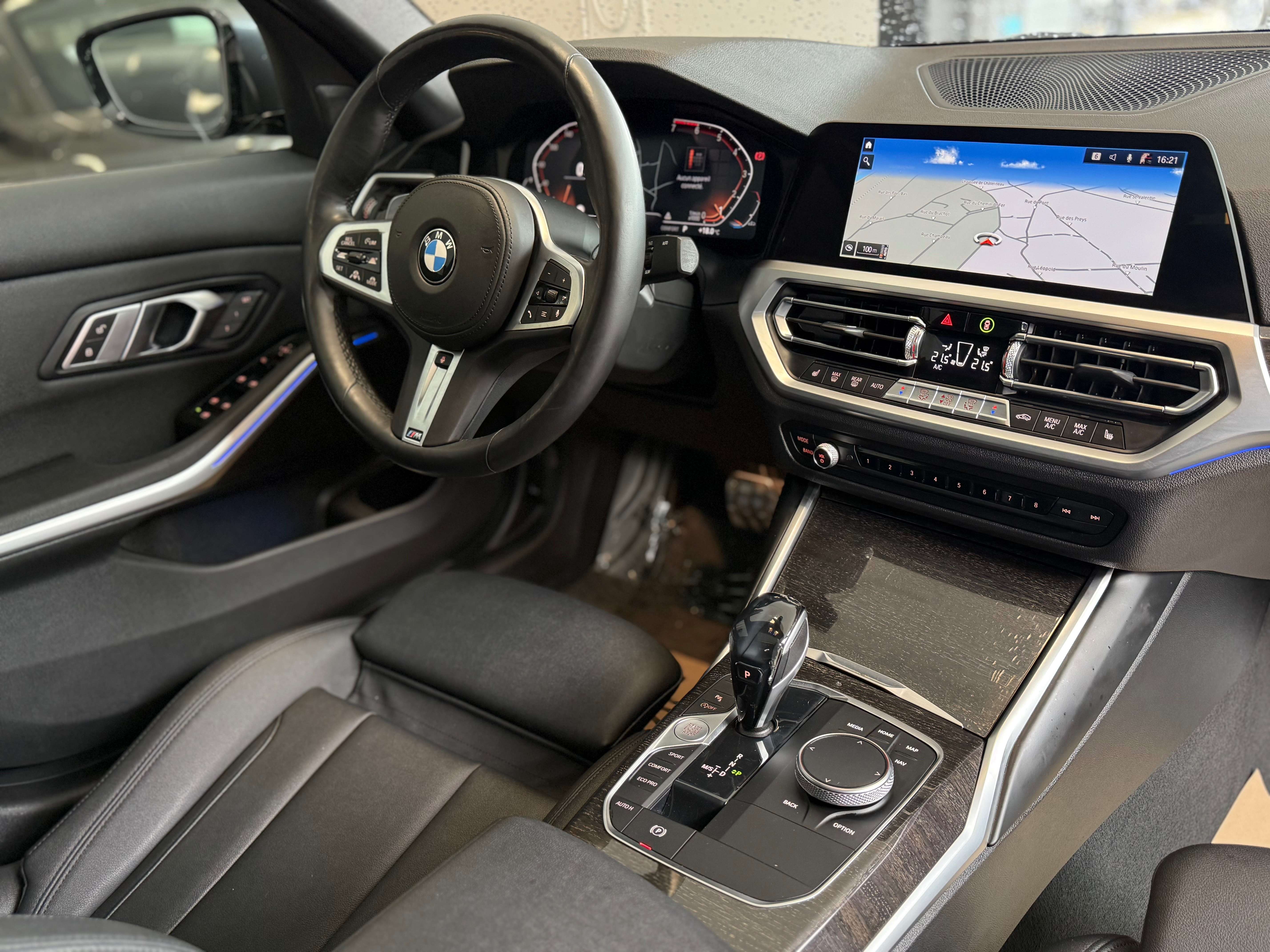 BMW 330 iXA PACK M - TOIT OUV. - HEAD-UP - DISTRONIC - CAMERA - NAVIGATION - LINE ASSIST - ANGLES MORT - FULL OPTION