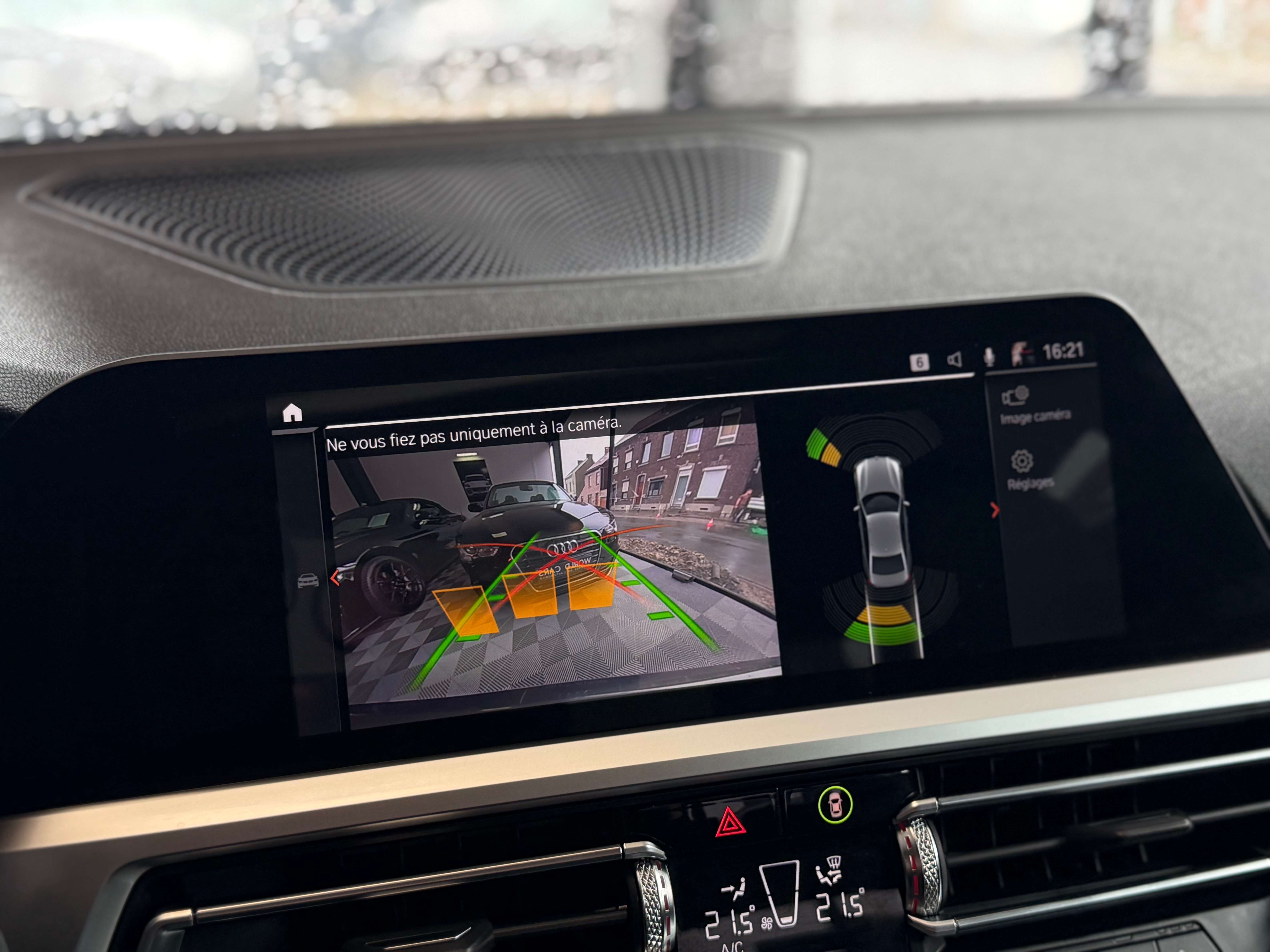 BMW 330 iXA PACK M - TOIT OUV. - HEAD-UP - DISTRONIC - CAMERA - NAVIGATION - LINE ASSIST - ANGLES MORT - FULL OPTION