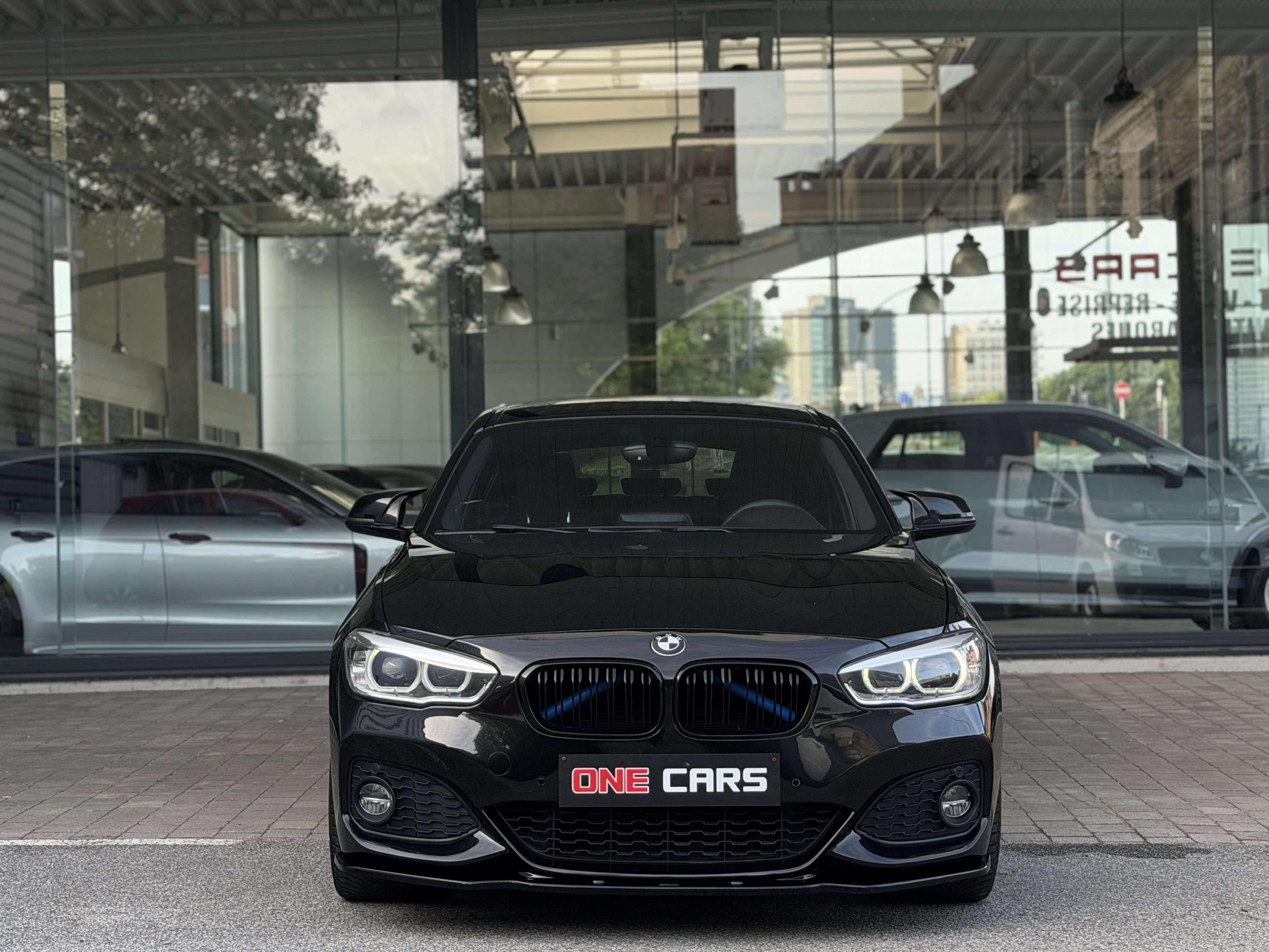 BMW 120 i (B48) "PACK M" BIXENON-GPS-ALCANTARA-JA18P-GAR 12MOIS