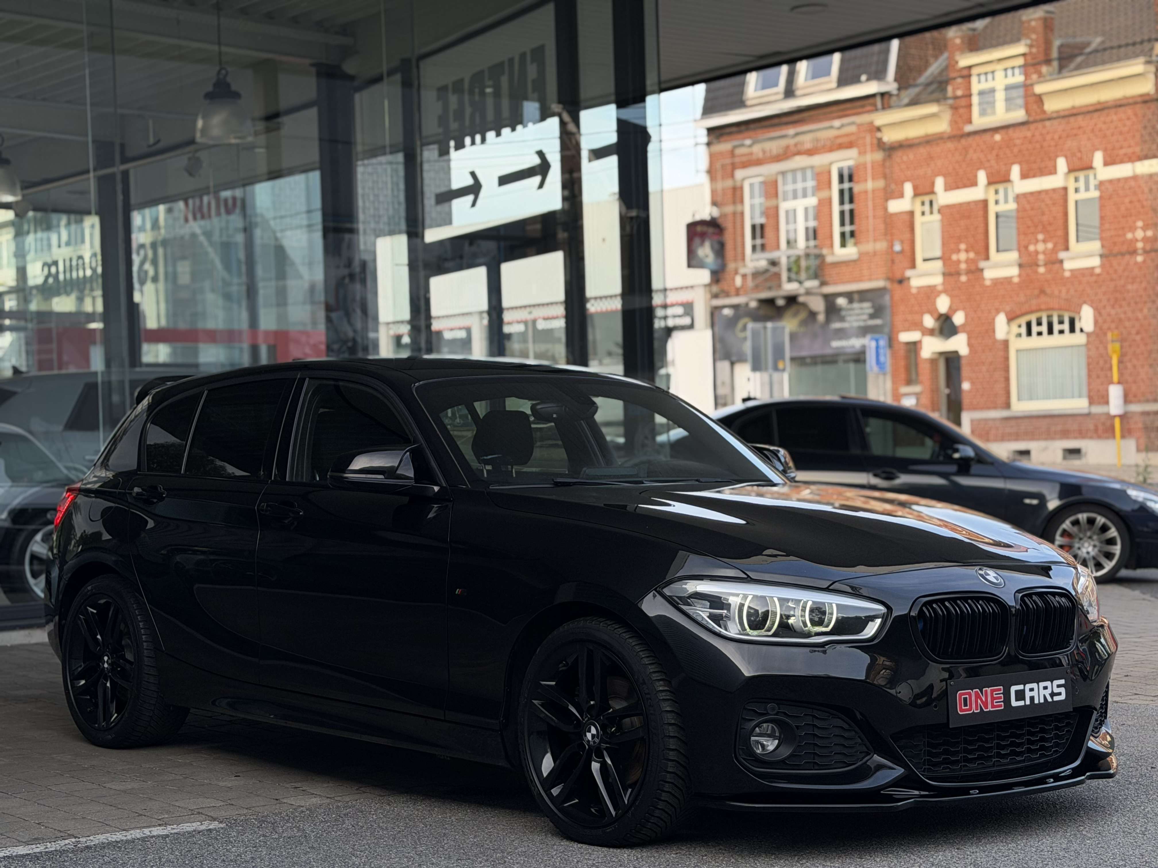 BMW 120 i (B48) "PACK M" BIXENON-GPS-ALCANTARA-JA18P-GAR 12MOIS