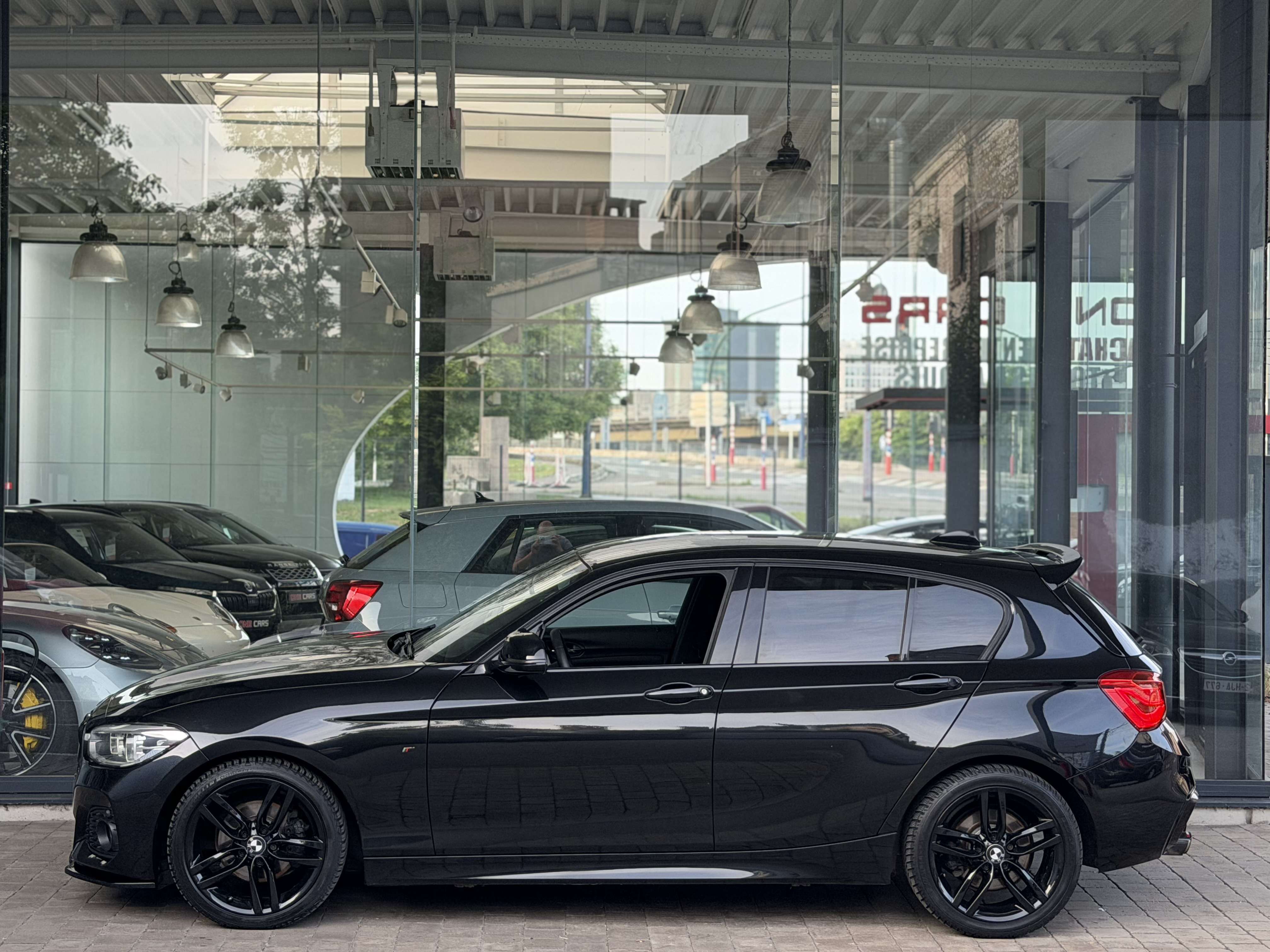 BMW 120 i (B48) "PACK M" BIXENON-GPS-ALCANTARA-JA18P-GAR 12MOIS