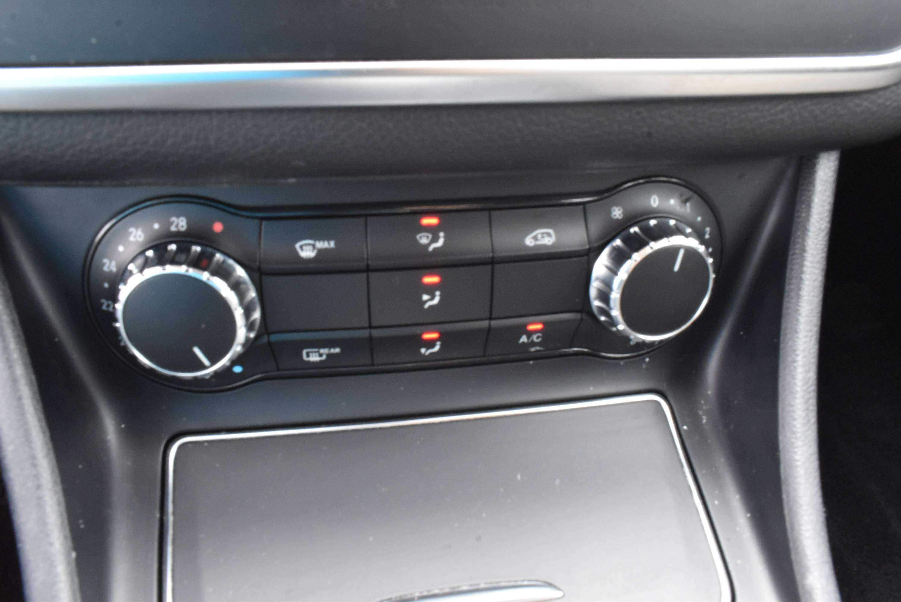 Mercedes-Benz CLA 180 Autom Urban Edition***12M GARANTIE***77.000KM!!!