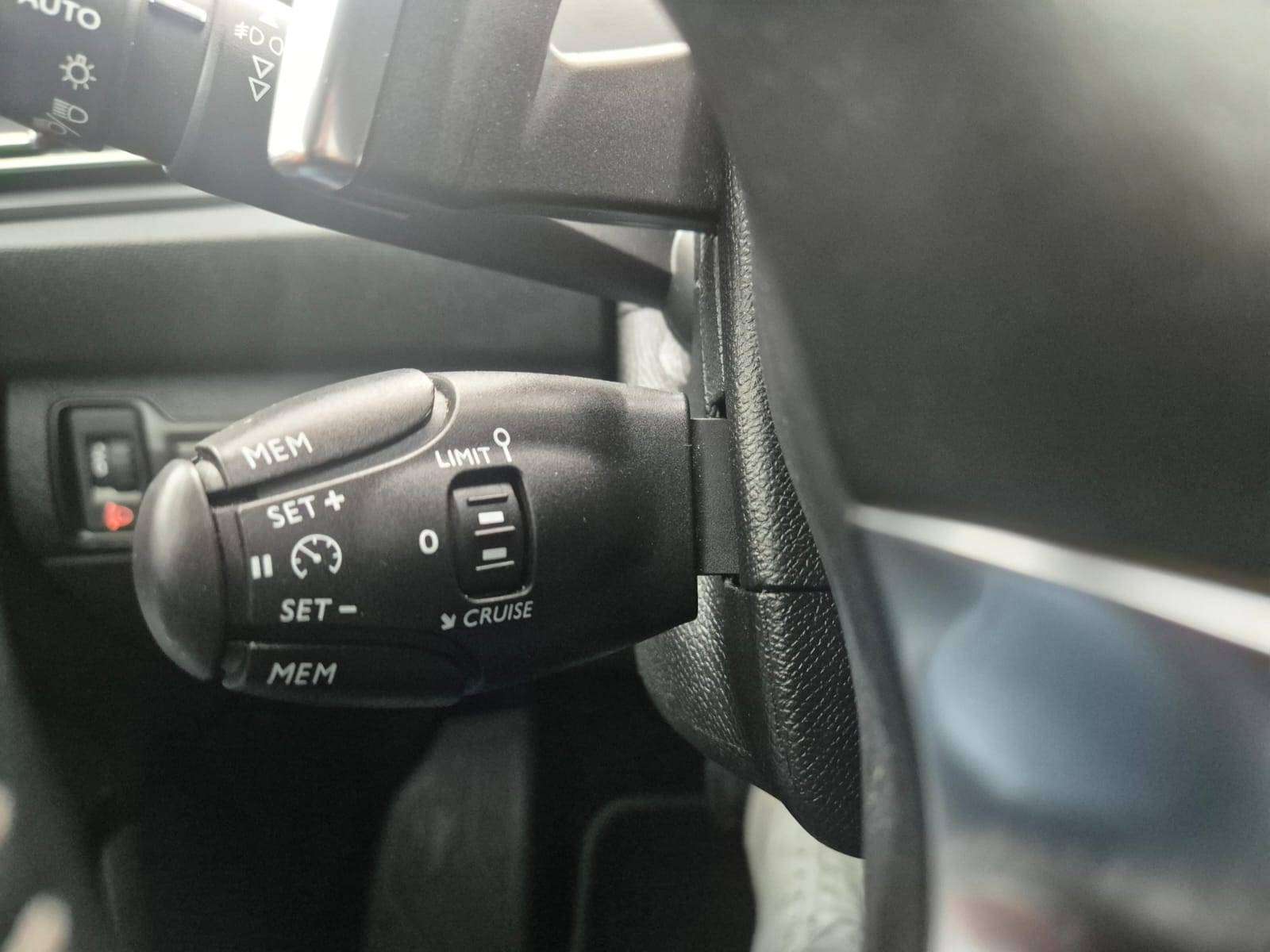 Peugeot 308 SW 1.5 BlueHDi Allure / Carplay / Navigation / Siège Cuir & Alcantara / Garantie 12 Mois