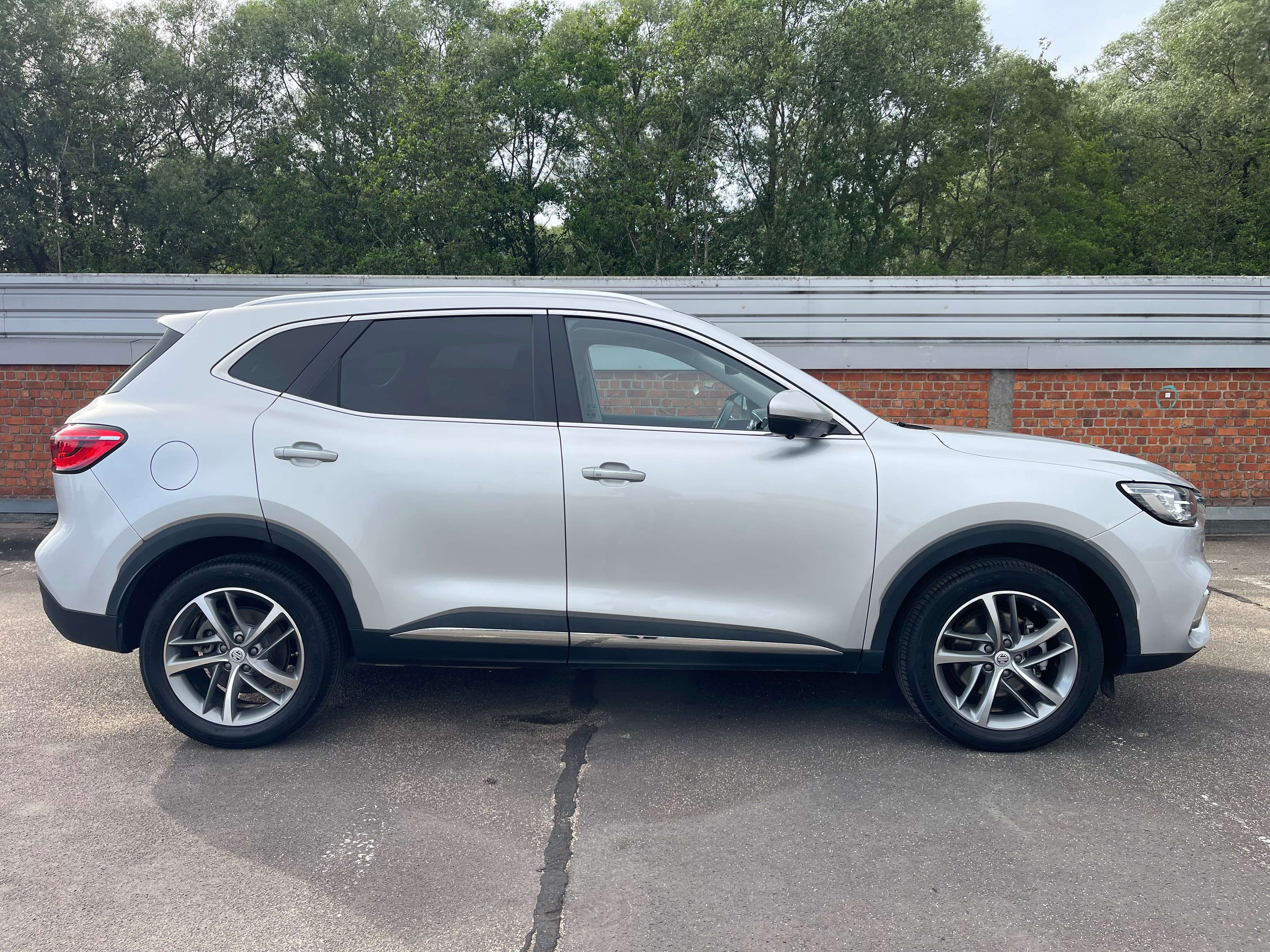 MG EHS PHEV 1.5 Turbo Luxury
