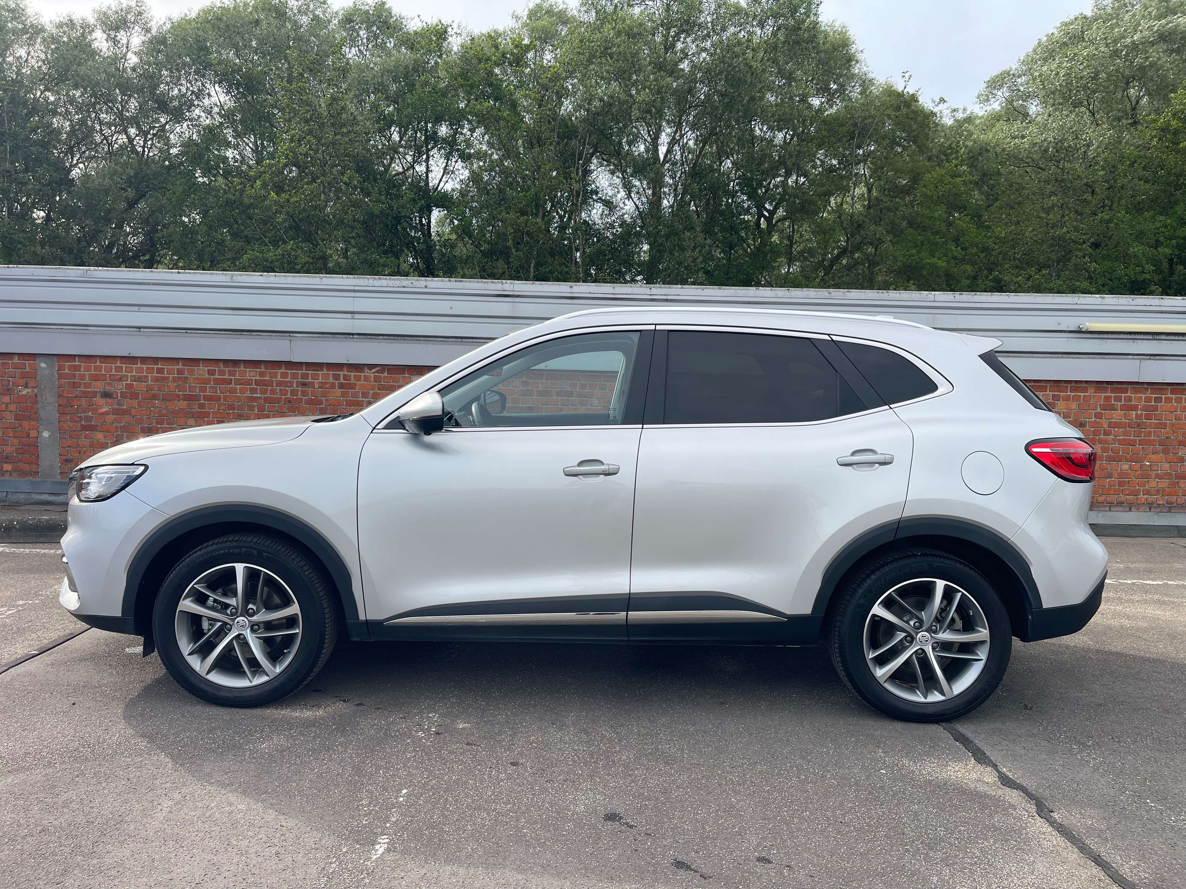 MG EHS PHEV 1.5 Turbo Luxury