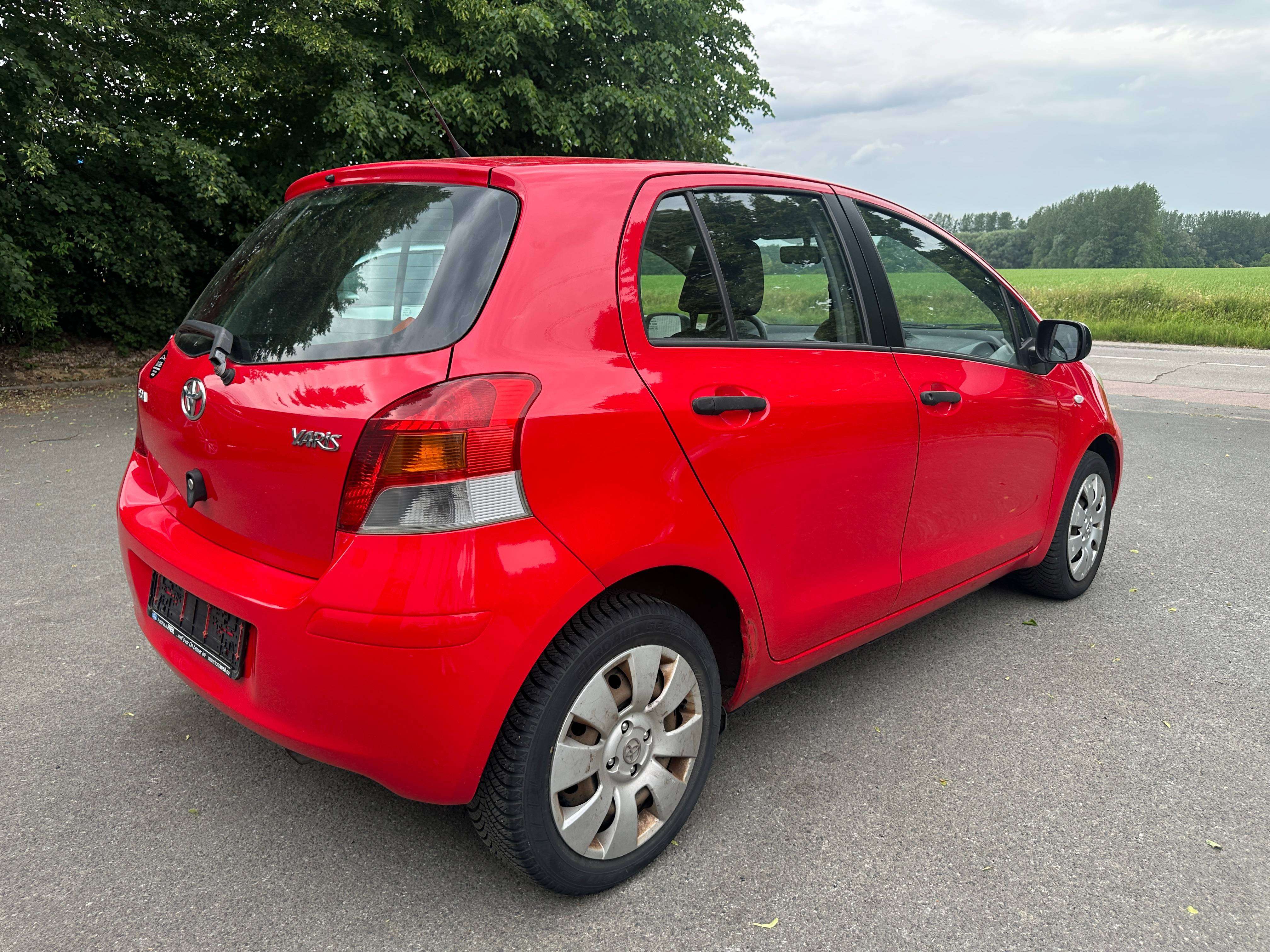 Toyota Yaris 1.33i VVT-i London / Export uniquement