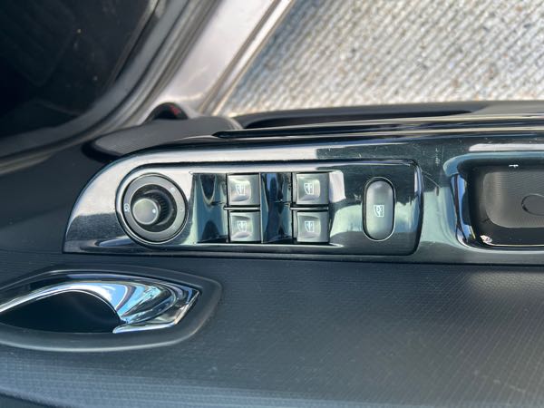 Renault Clio IV (2) 1.5 DCI 90 INTENS EDC