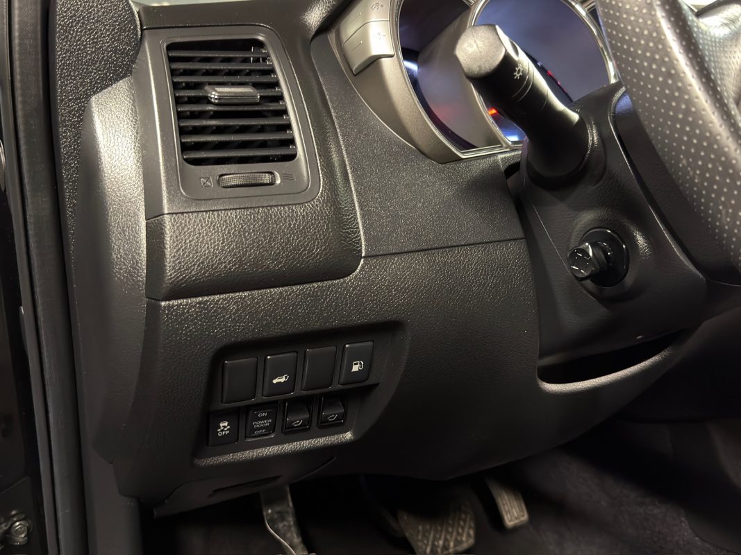 Nissan Murano II 2.5 DCI 190 Cv 4x4 BOITE AUTOMATIQUE TOIT OUVRANT ATTELAGE INTERIEUR CUIR ECRAN GPS