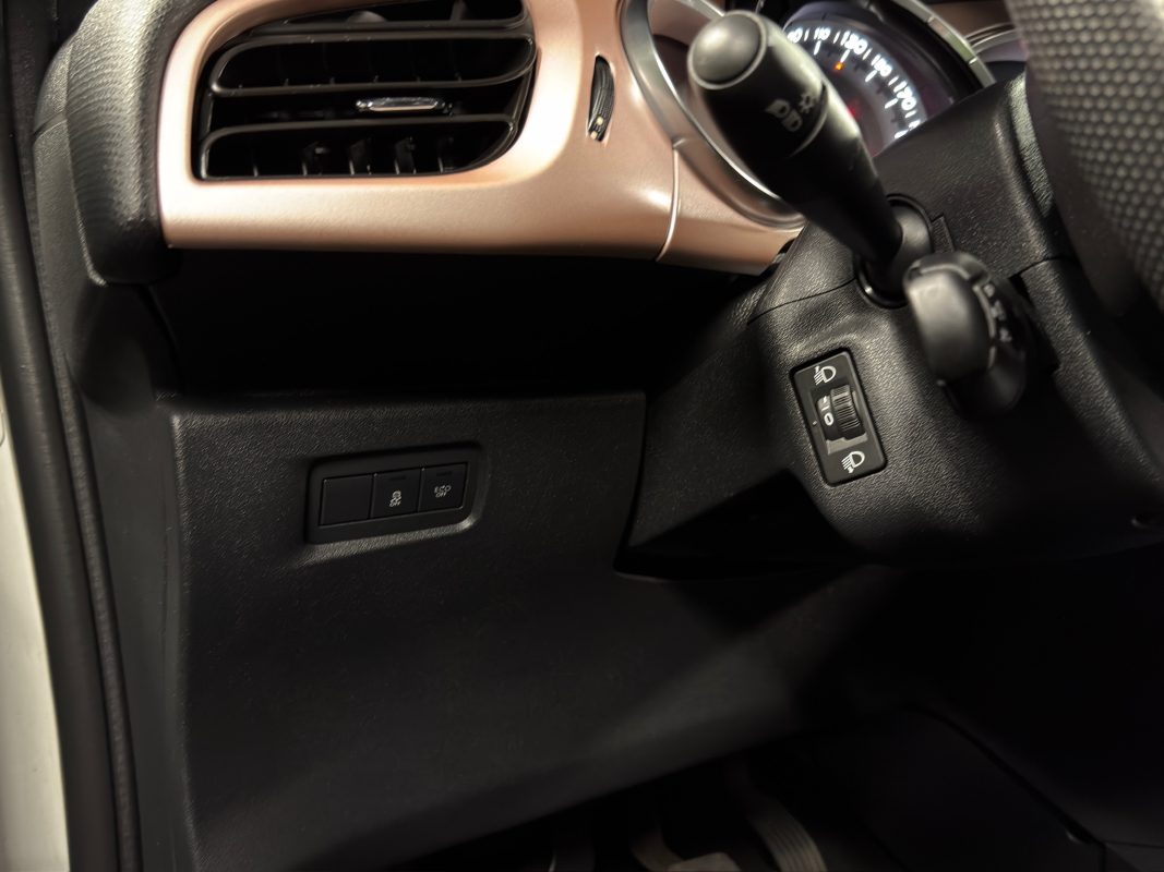 Ds 3 GIVENCHY Le MakeUp 1.2 TURBO 130 Cv 38 900 Kms ECRAN GPS CAMERA INTERIEUR CUIR Garantie 1 an thumbnail