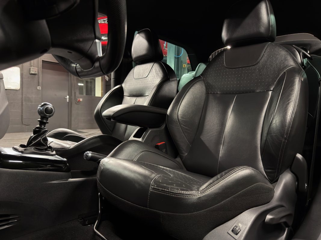 Ds 3 GIVENCHY Le MakeUp 1.2 TURBO 130 Cv 38 900 Kms ECRAN GPS CAMERA INTERIEUR CUIR Garantie 1 an thumbnail
