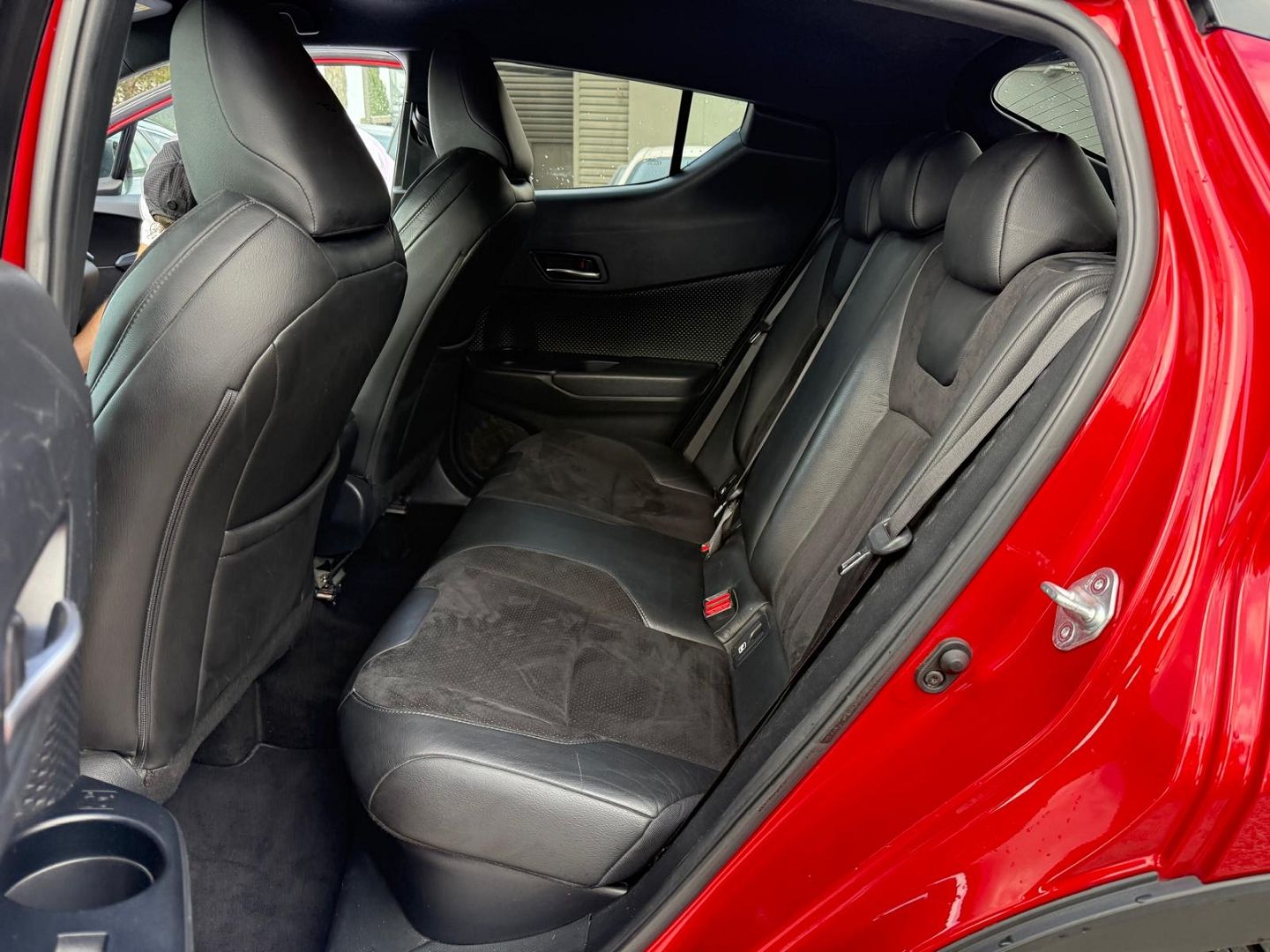 Toyota C-HR 184H COLLECTION 2WD E-CVT MC19
