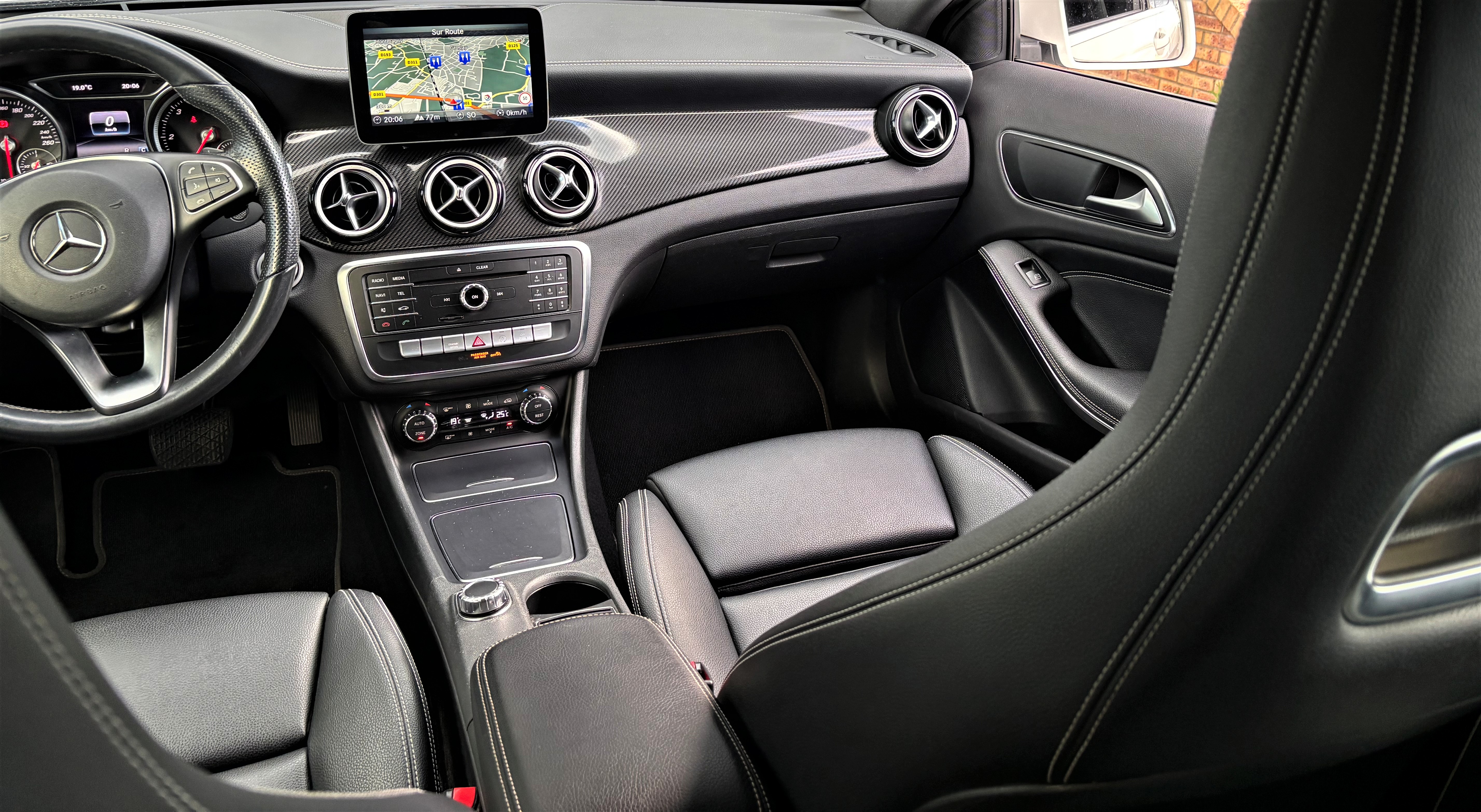 Mercedes-Benz Gla (2) 200 D Starlight Edition DESIGN' AUTO 7G-DCT