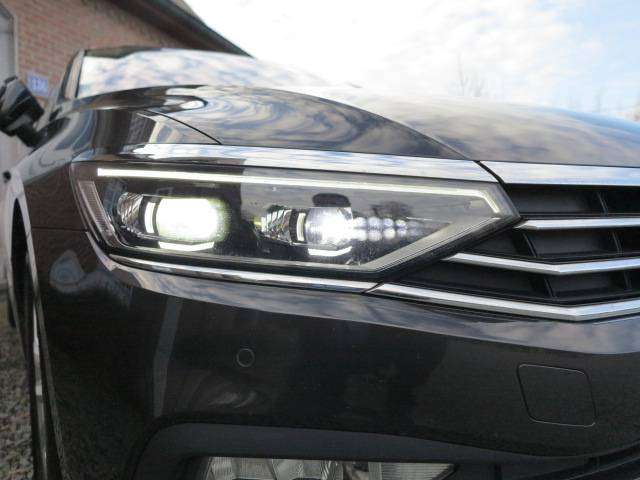 Volkswagen Passat Variant SW 1.6 TDi  DSG+PANORAMISCH DAK + IN PROMO!
