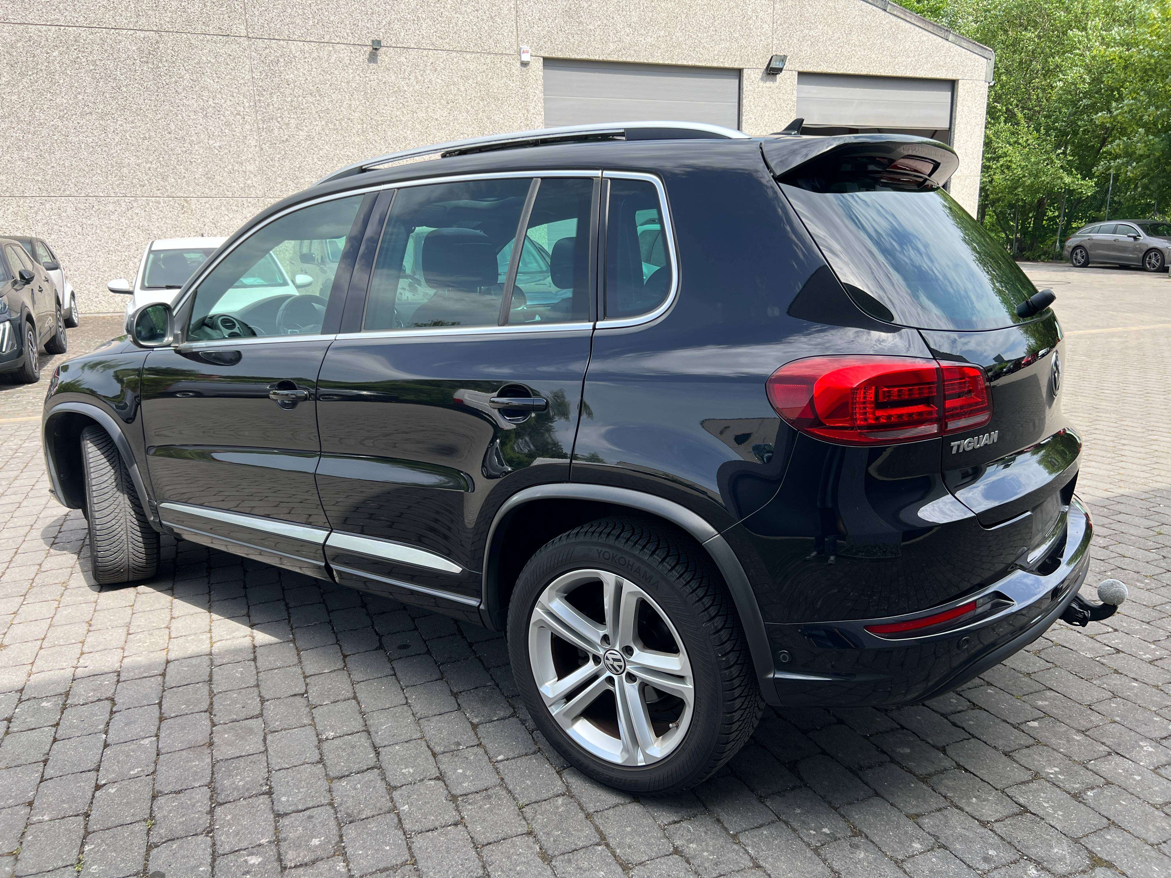 Volkswagen Tiguan MARCHAND OU EXPORT !!! 2.0TDi 4-Motion FULL R-Line, Toit Ouvrant, Camera