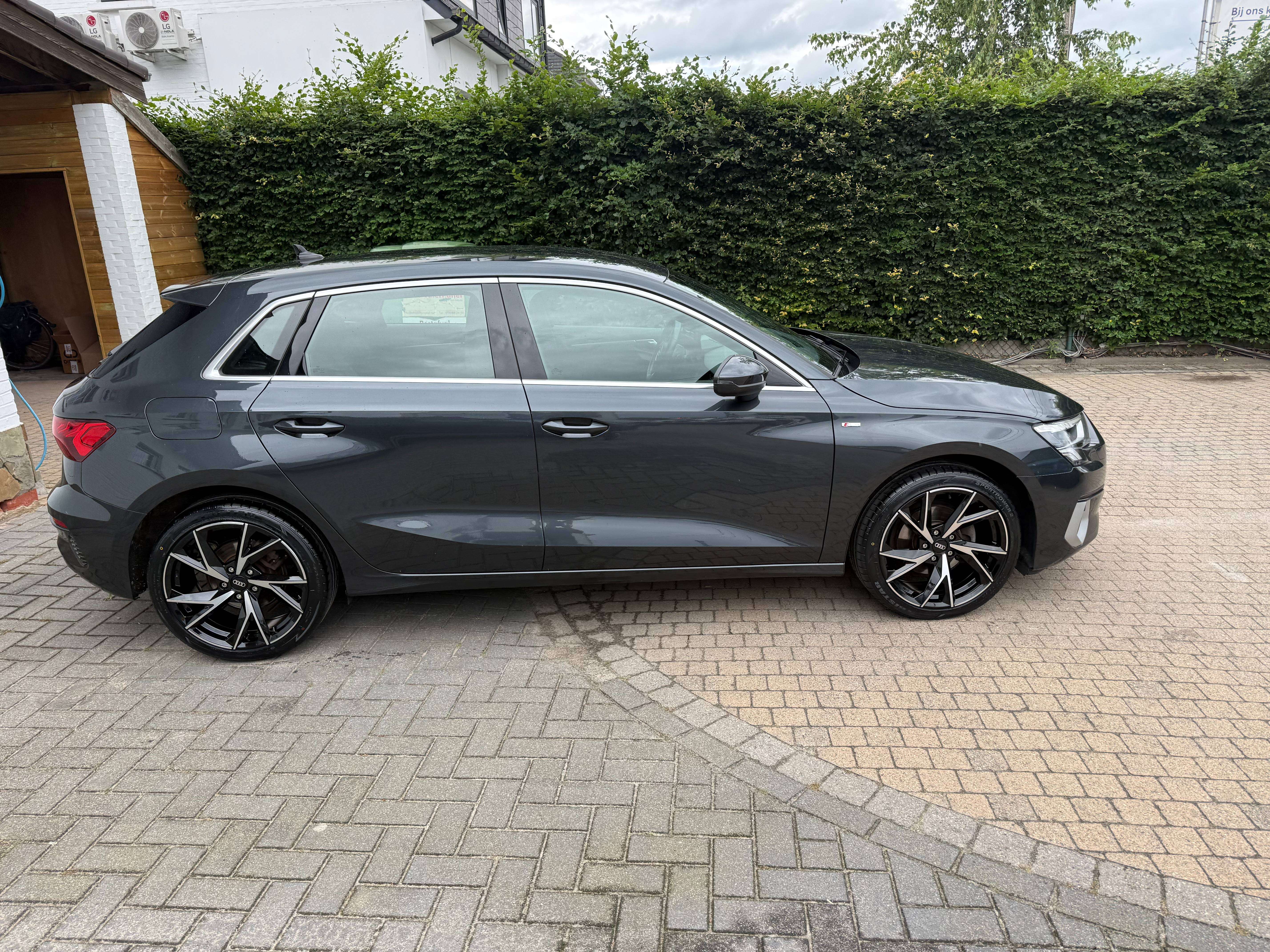 Audi A3 A3 30 TFSI S line S tronic/Navi/Xenon/ACC/pdc/Sport/Lane-front assist/chrome pack
