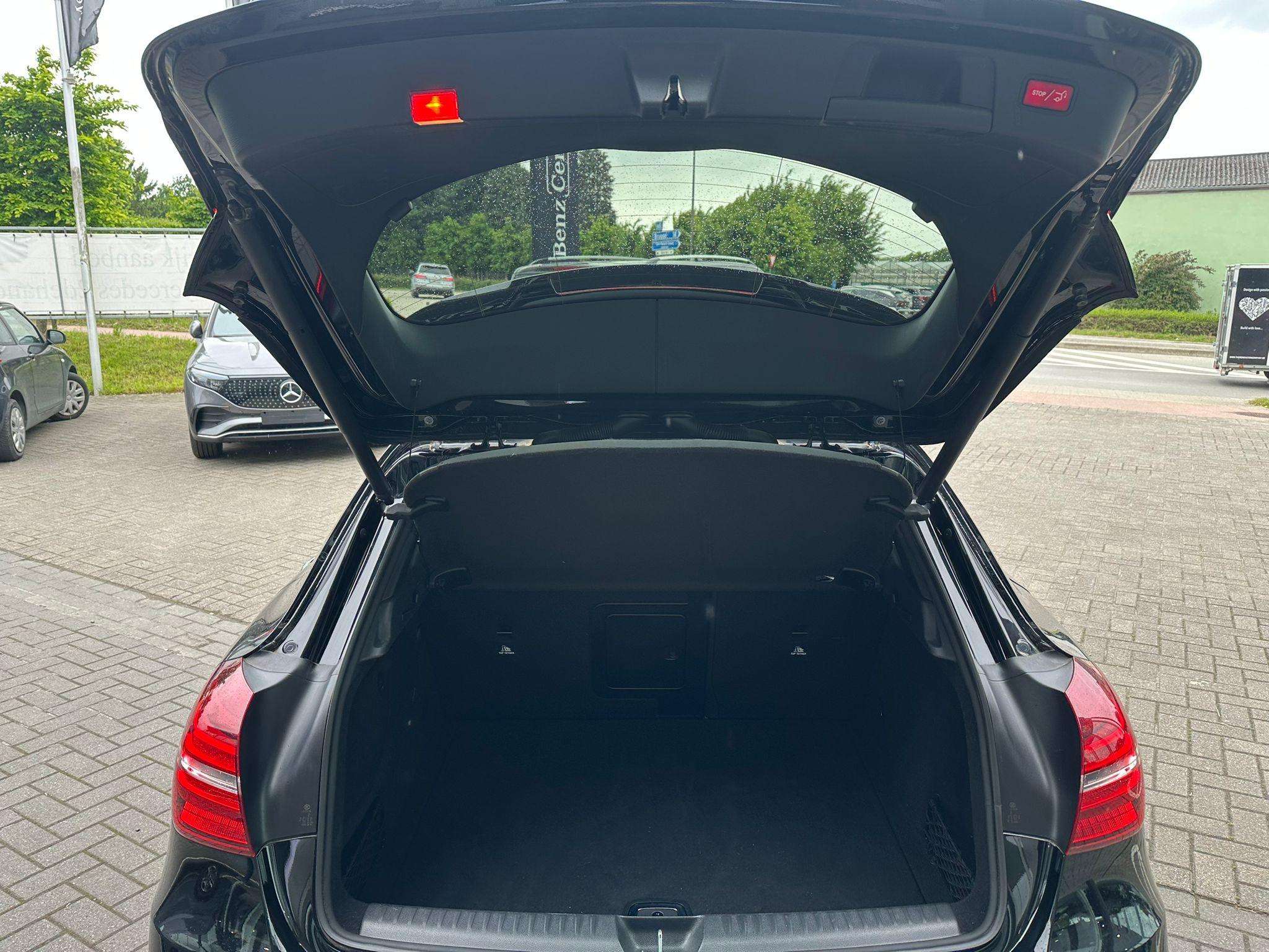 Mercedes-Benz GLA 180 GLA AMG LINE