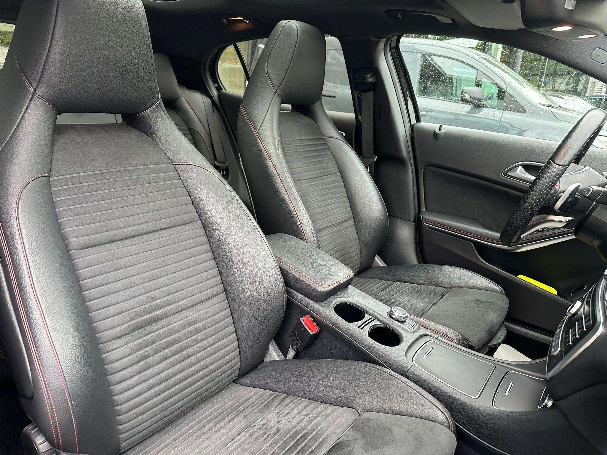 Mercedes-Benz GLA 180 GLA AMG LINE