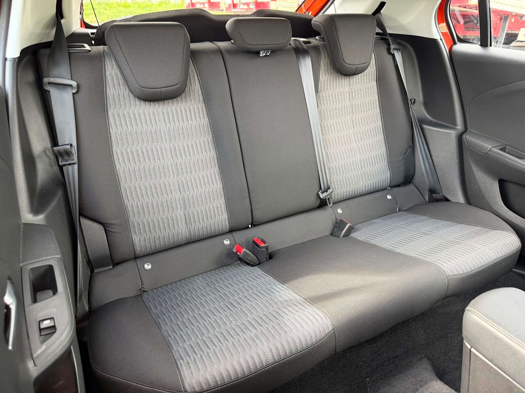 Opel Corsa • TRES PROPRE • BIEN EQUIPEE • GARANTIE 1AN