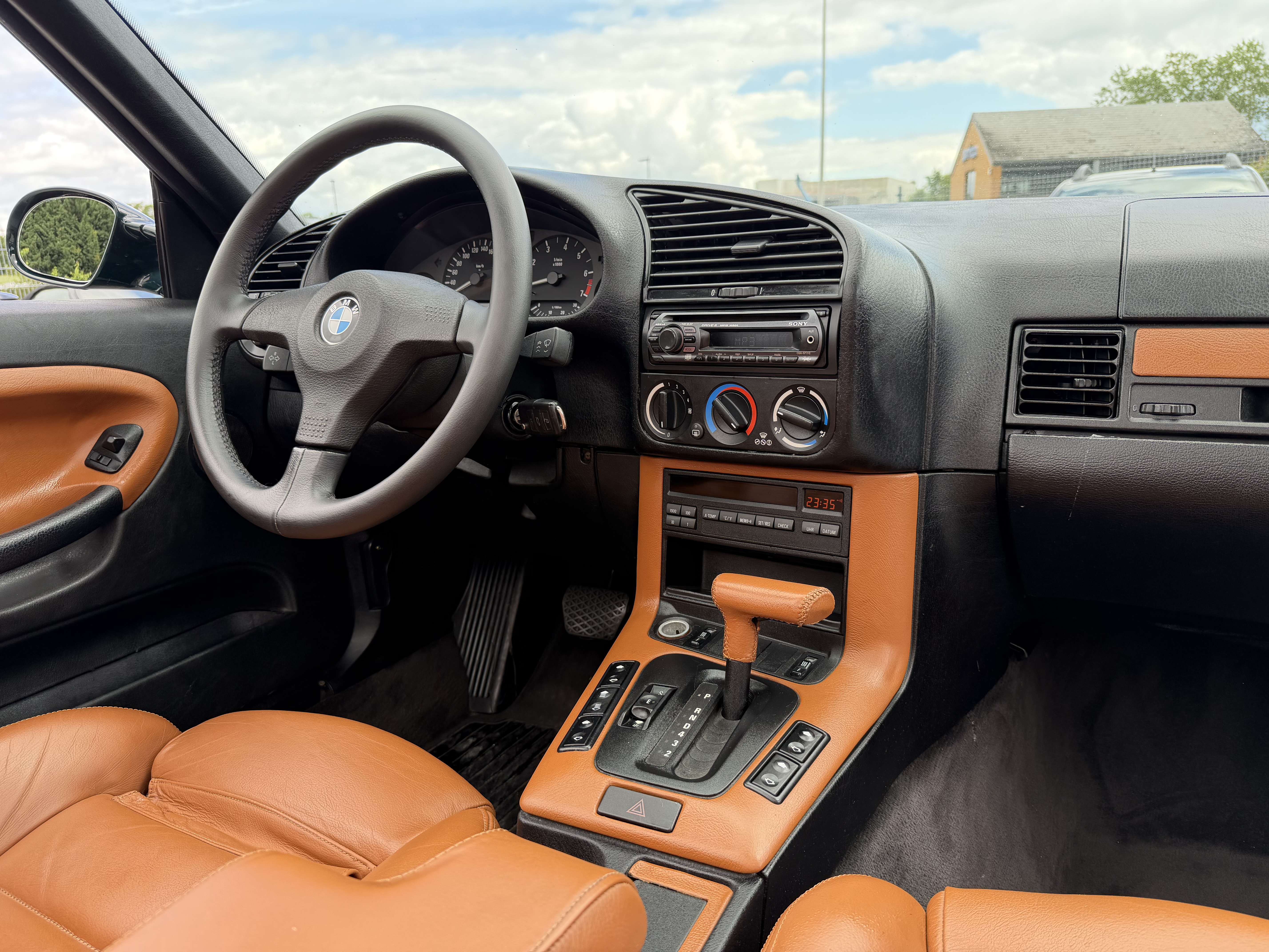 BMW 325 • TRES PROPRE • PRET A IMMATRICULER !