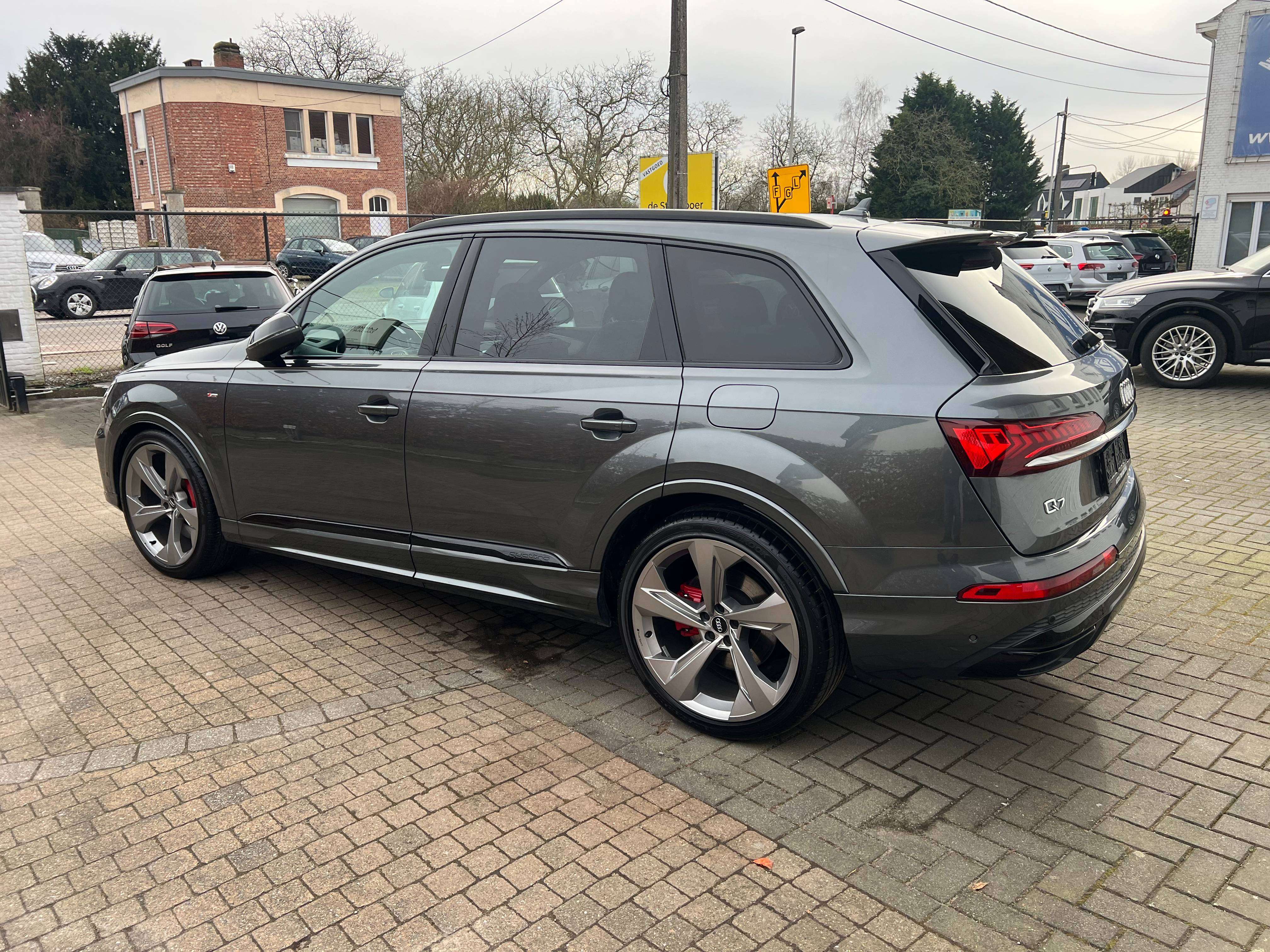 Audi Q7 60 TFSi e Quattro PHEV S line Tip./NP 119000 Euro