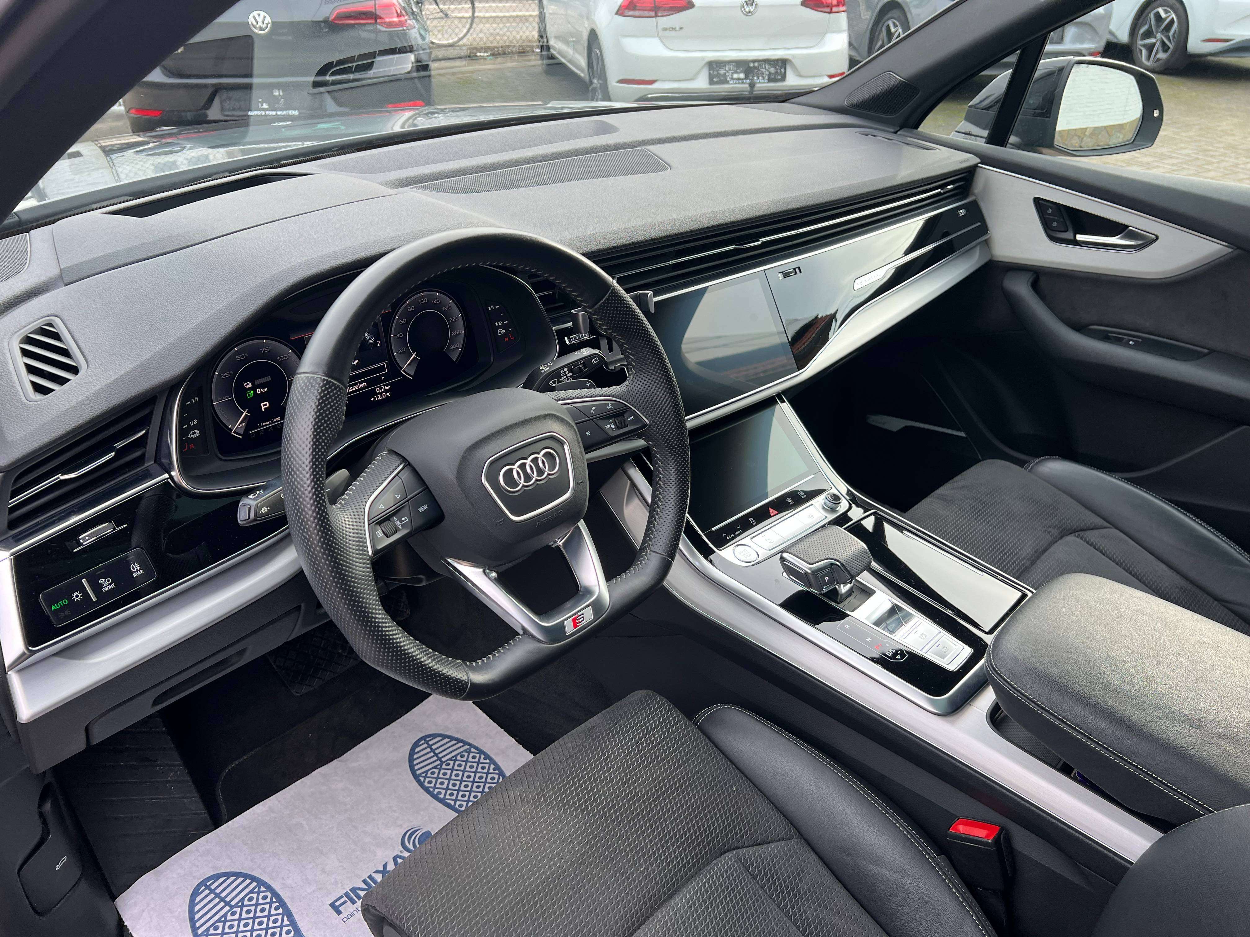 Audi Q7 60 TFSi e Quattro PHEV S line Tip./NP 119000 Euro