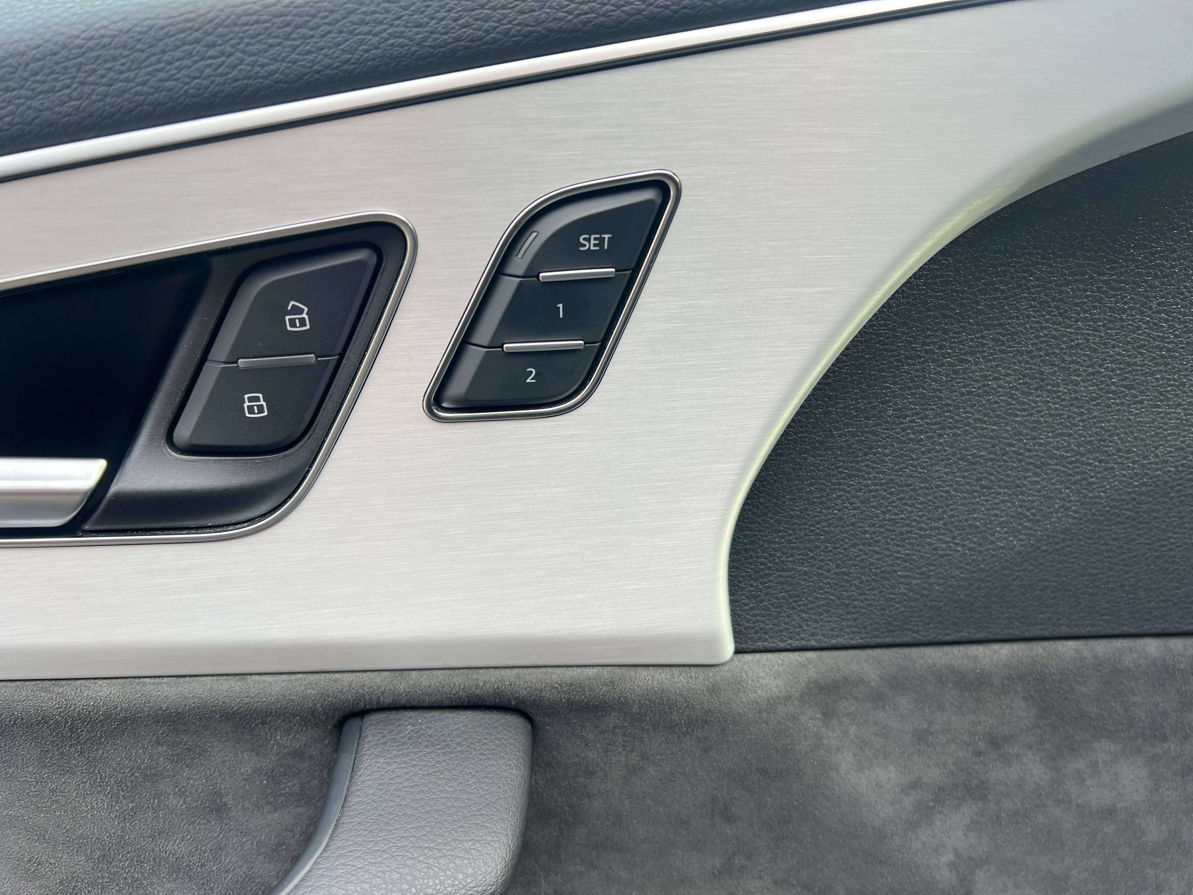 Audi Q7 60 TFSi e Quattro PHEV S line Tip./NP 119000 Euro