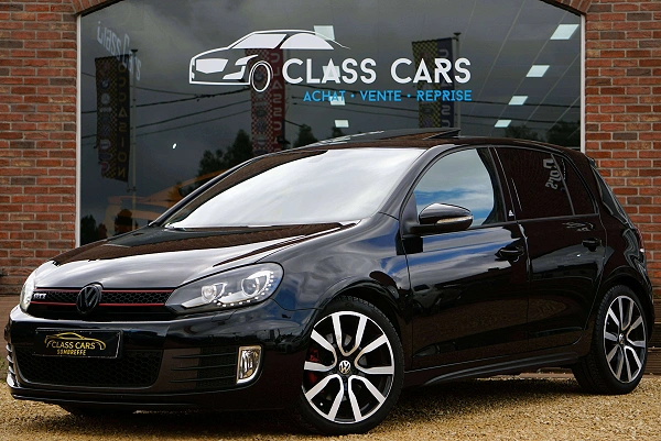 Volkswagen Golf GTI 2.0 TSI ADIDAS EDITION / DSG6 / BI-XENON / PDC / TOIT OUVRANT / CARNET COMPLET