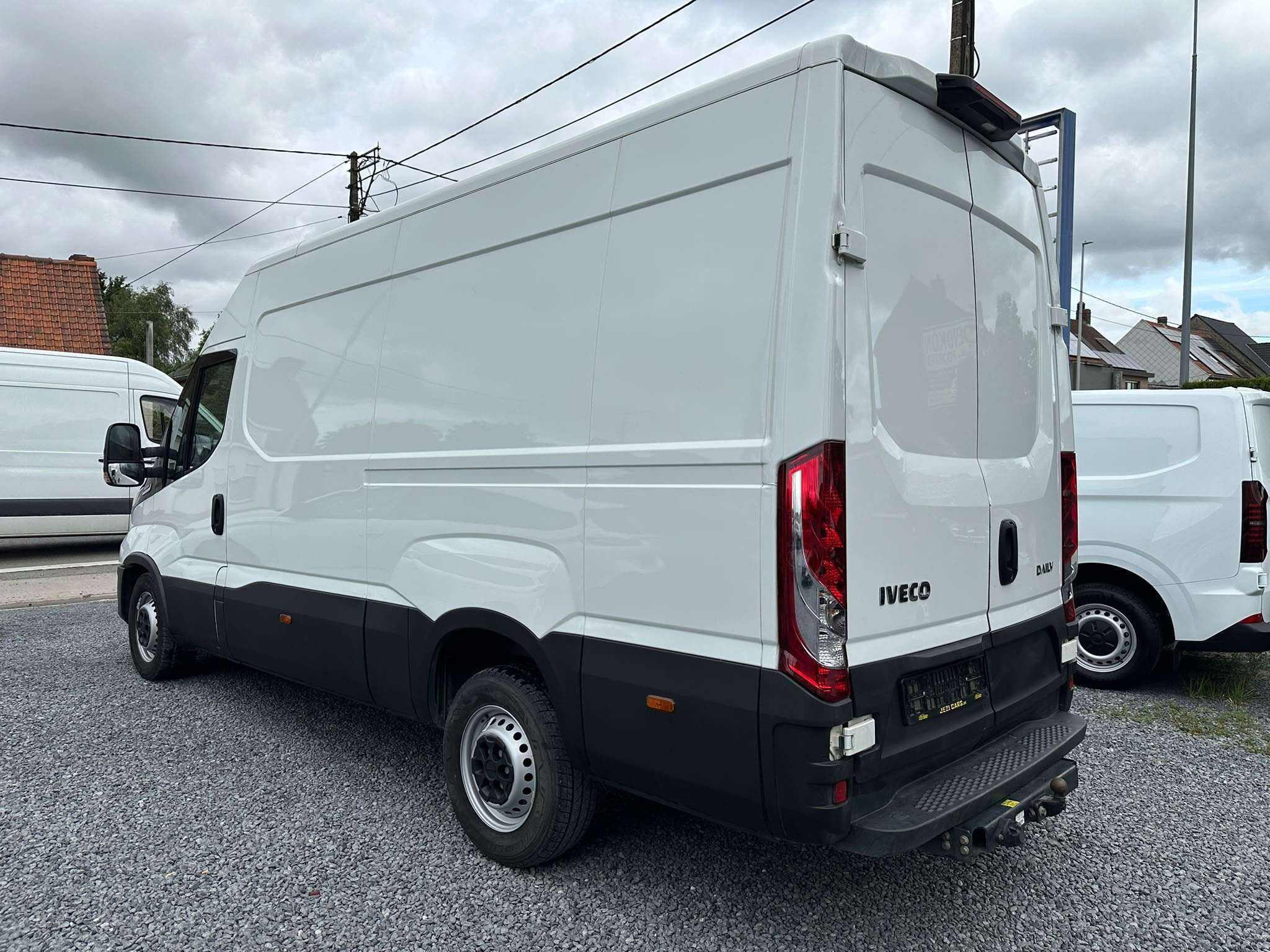 Iveco Daily 35C17SV 3.0 Turbo Hi-Matic (3520L)
