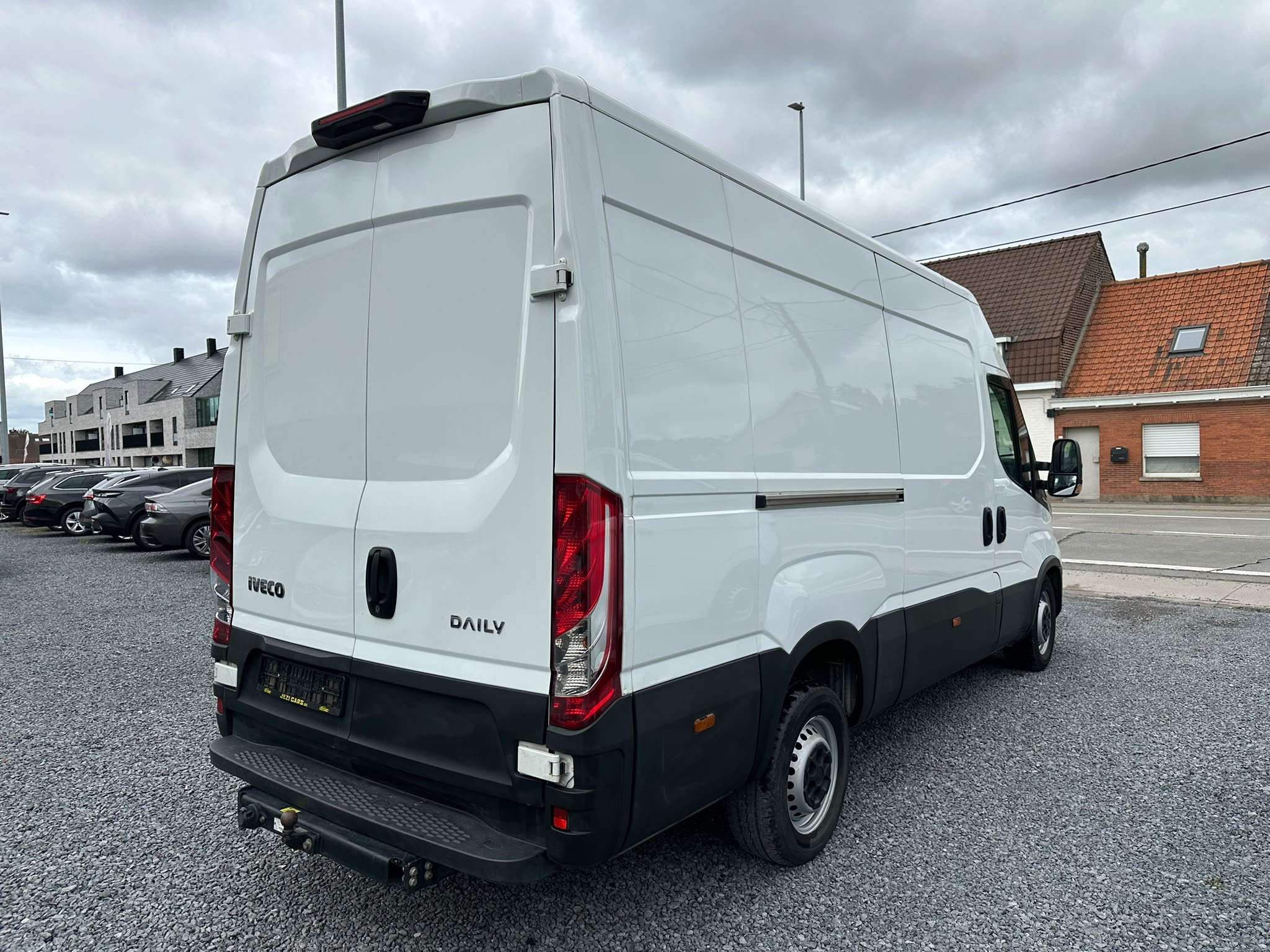Iveco Daily 35C17SV 3.0 Turbo Hi-Matic (3520L)