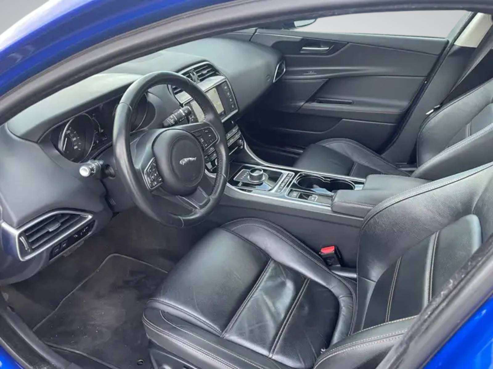 Jaguar XE 2.0 D Prestige // CUIR // GPS // CAMERA // GARANTIE