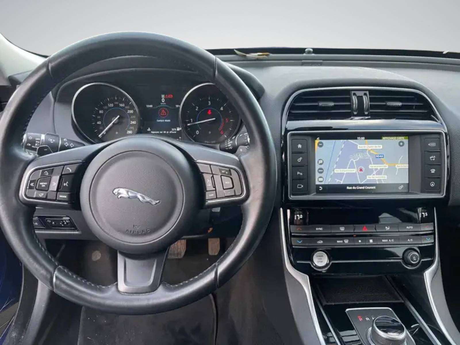 Jaguar XE 2.0 D Prestige // CUIR // GPS // CAMERA // GARANTIE