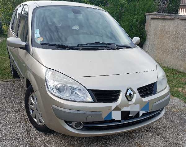 Renault Grand Scenic II (2) 1.9 DCI 130 DYNAMIQUE 5PL