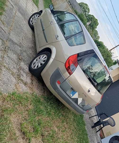 Renault Grand Scenic II (2) 1.9 DCI 130 DYNAMIQUE 5PL