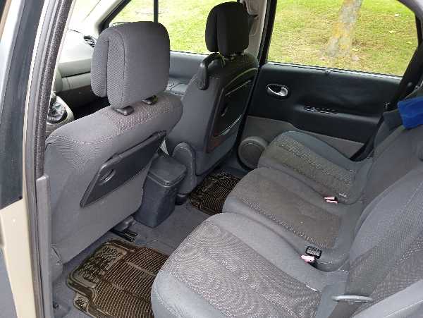 Renault Grand Scenic II (2) 1.9 DCI 130 DYNAMIQUE 5PL