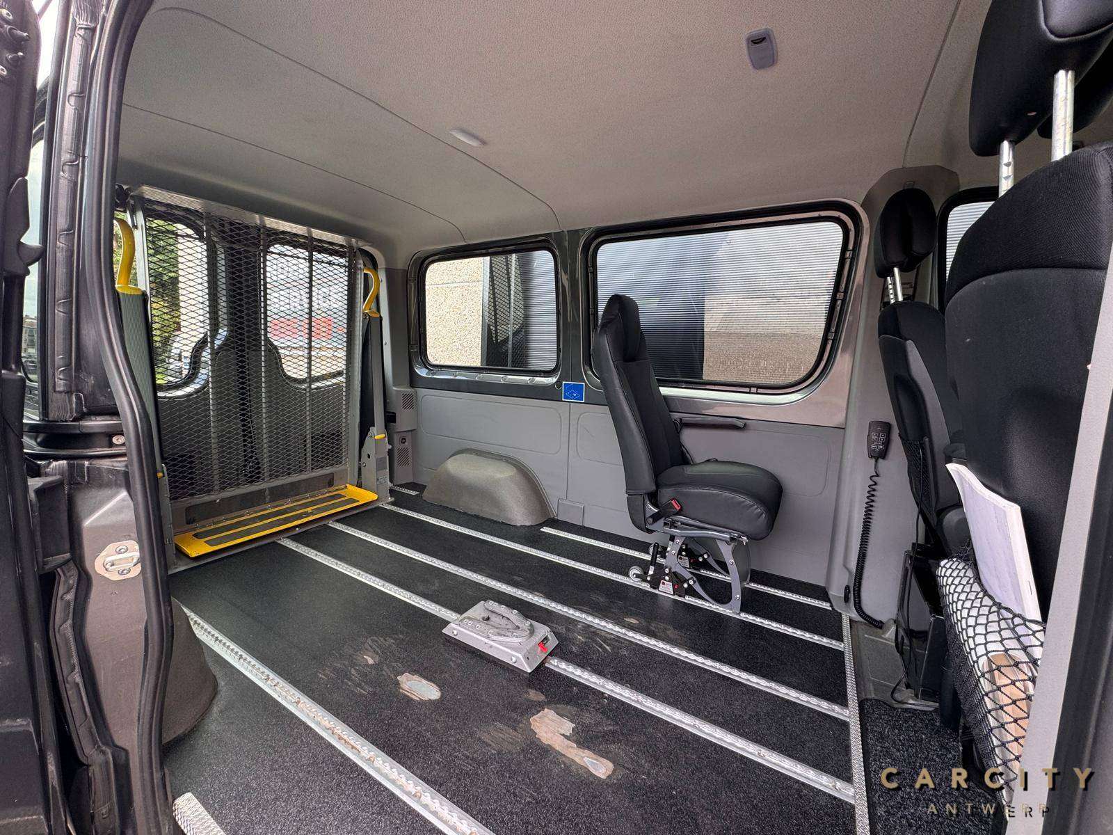 Mercedes-Benz Sprinter Sprinter 316 CDI Bluetec. | AANGEPAST VOOR MINDERVALIDEN MET LIFTSYSTEEM | PISTONS UITSTEKENDE STAAT | NAVI | AUTOMAAT |