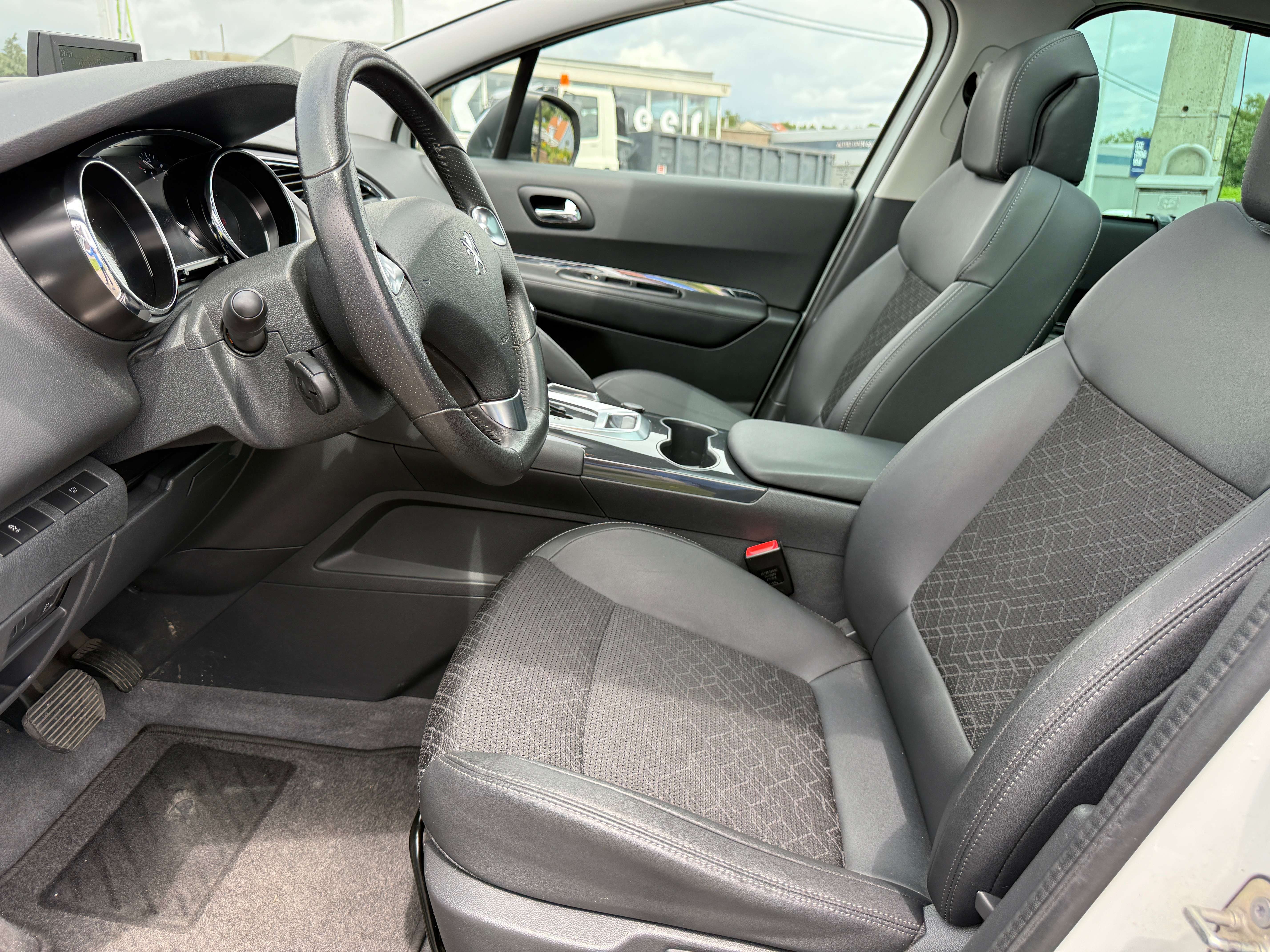 Peugeot 3008 3008 1.6 e-THP Allure