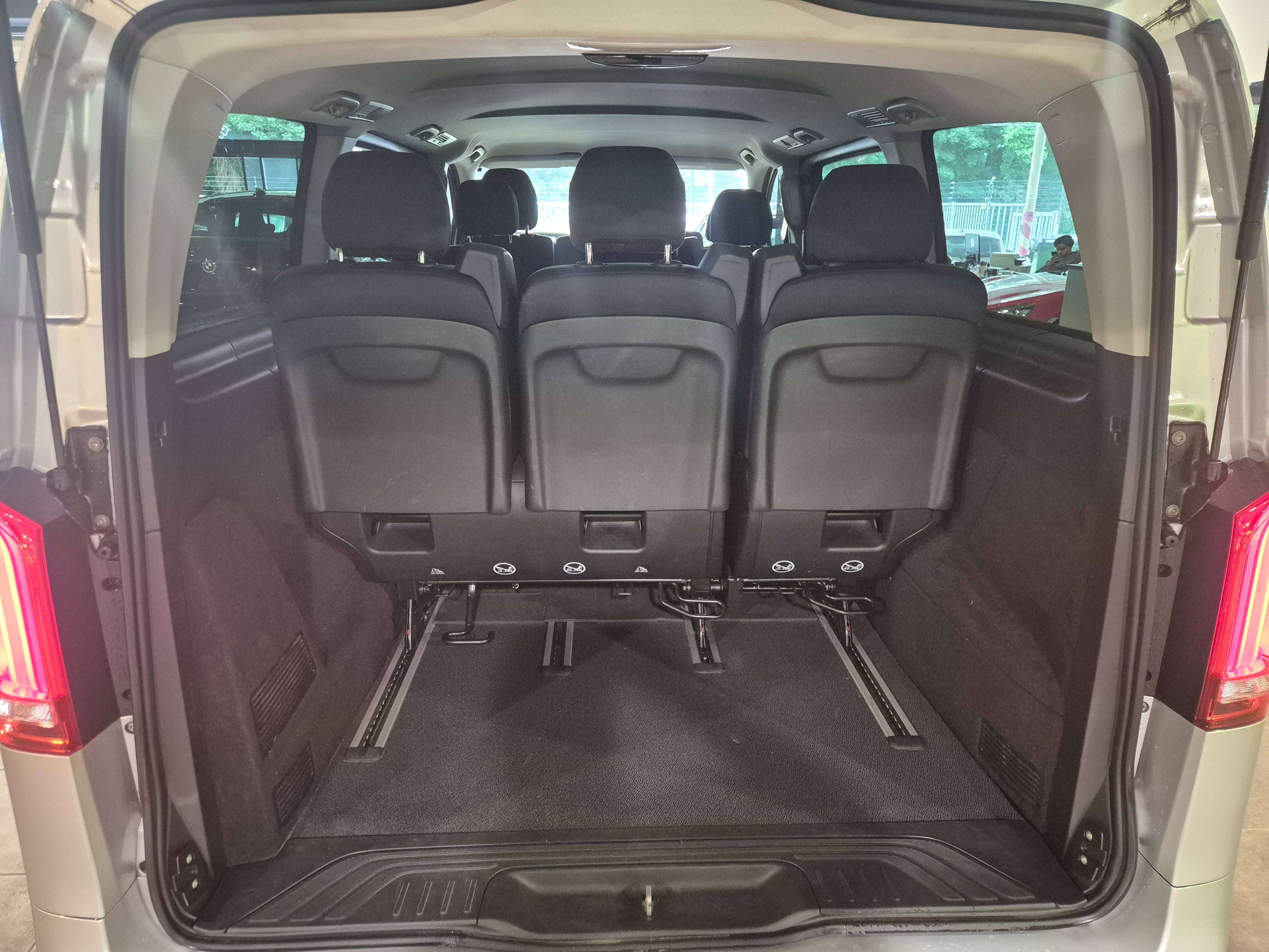 Mercedes-Benz V 220 VITO TOURER 116 CDI  Avantgarde (EU6AP)