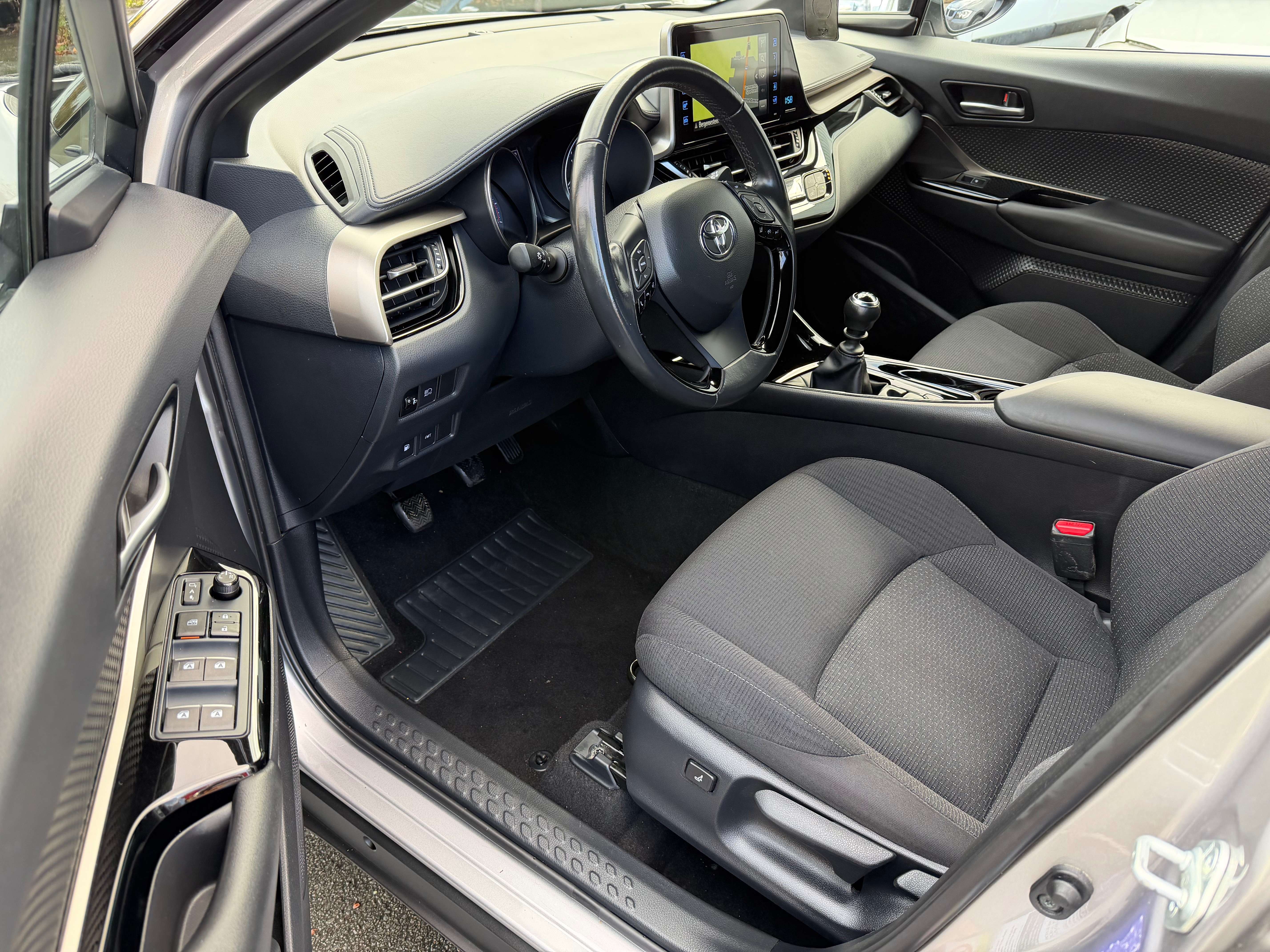 Toyota C-HR C-HR 1.2 Turbo 2WD*NAVI*CAMERA*BT*Garantis 12M