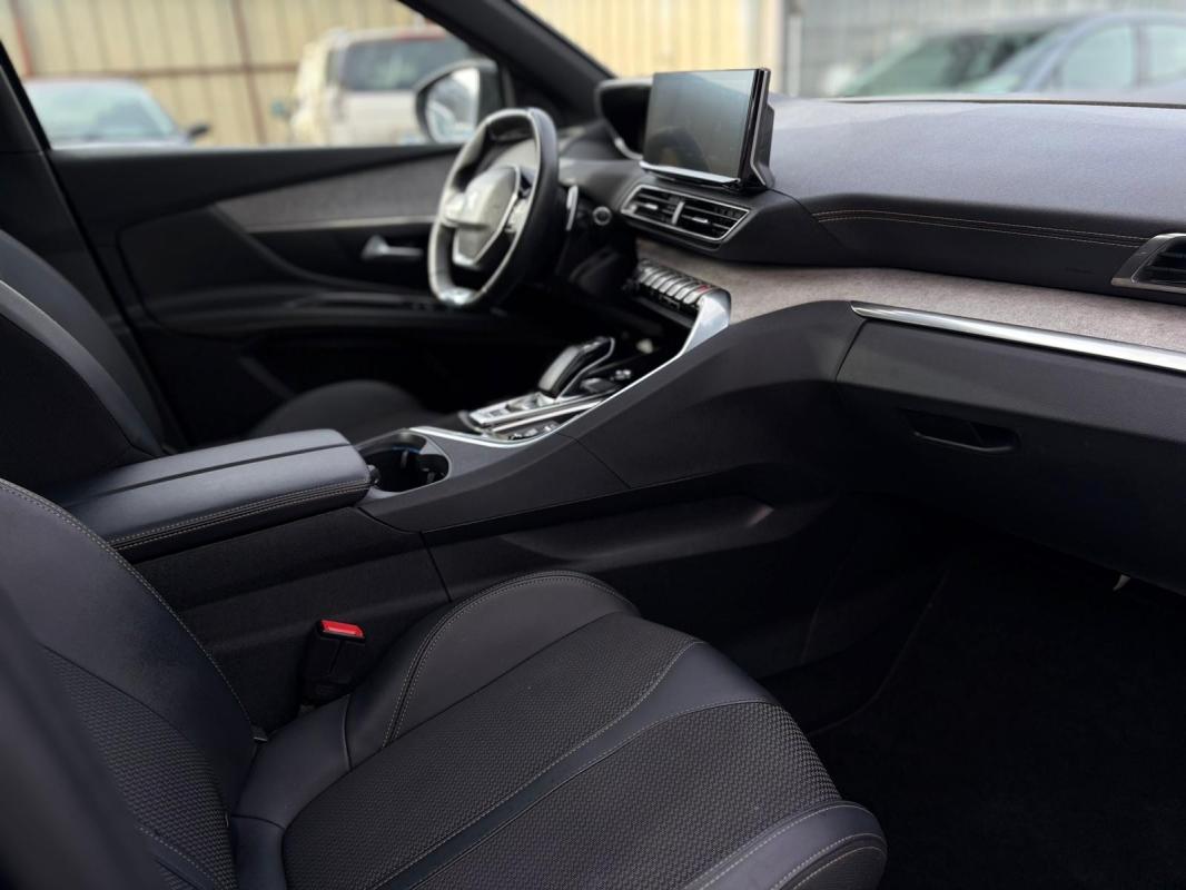 Peugeot 3008 II Hybrid 225 GT