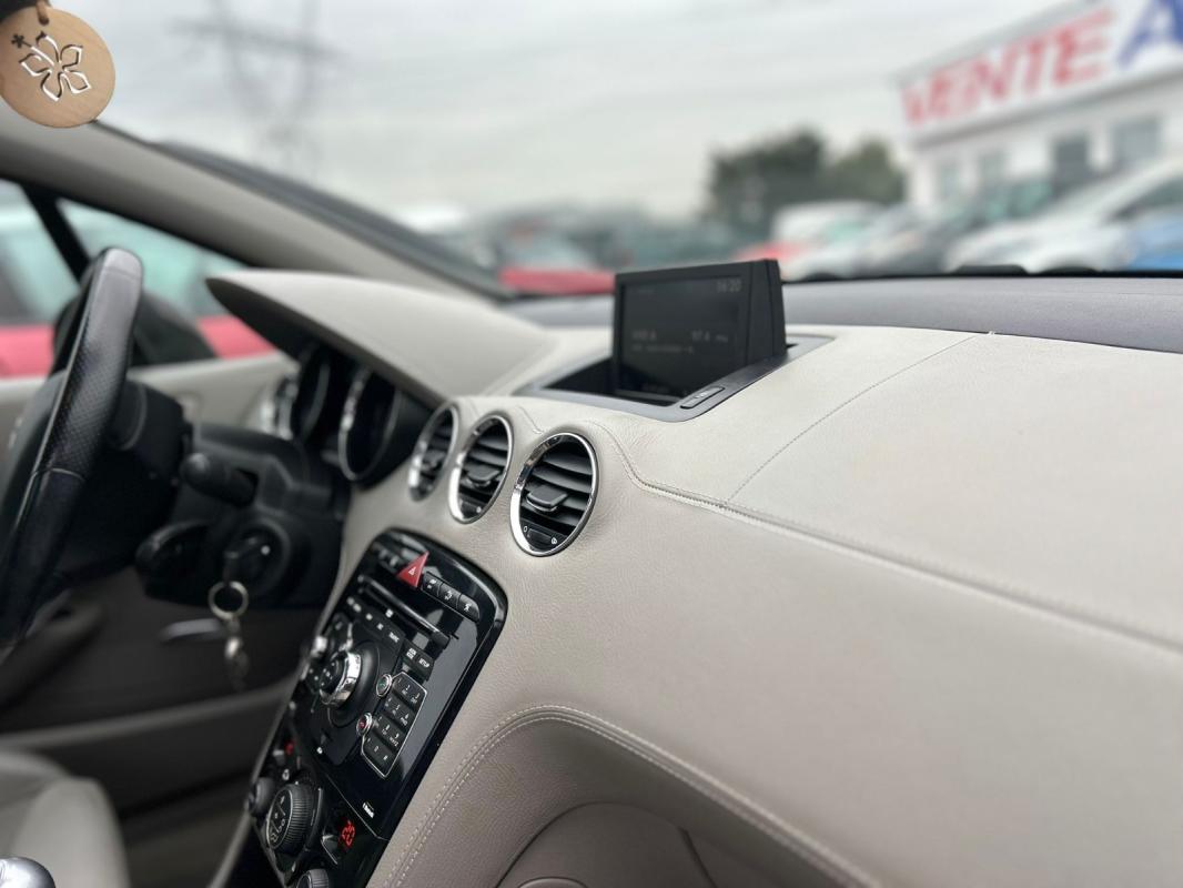Peugeot 308 2.0 HDI 163 Féline
