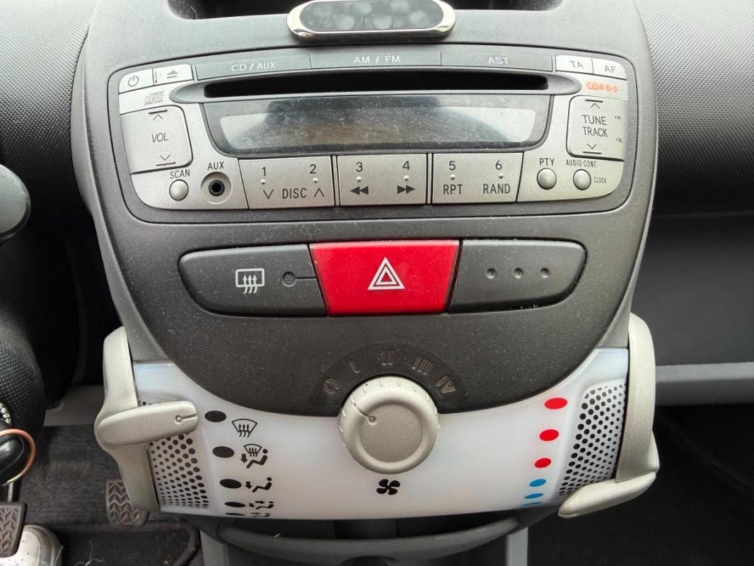 Citroen C1 1.0 70 ATTRACTION MOTEUR A CHAINE- IDEAL JEUNE CONDUCTEUR-VITRES ELECTRIQUES