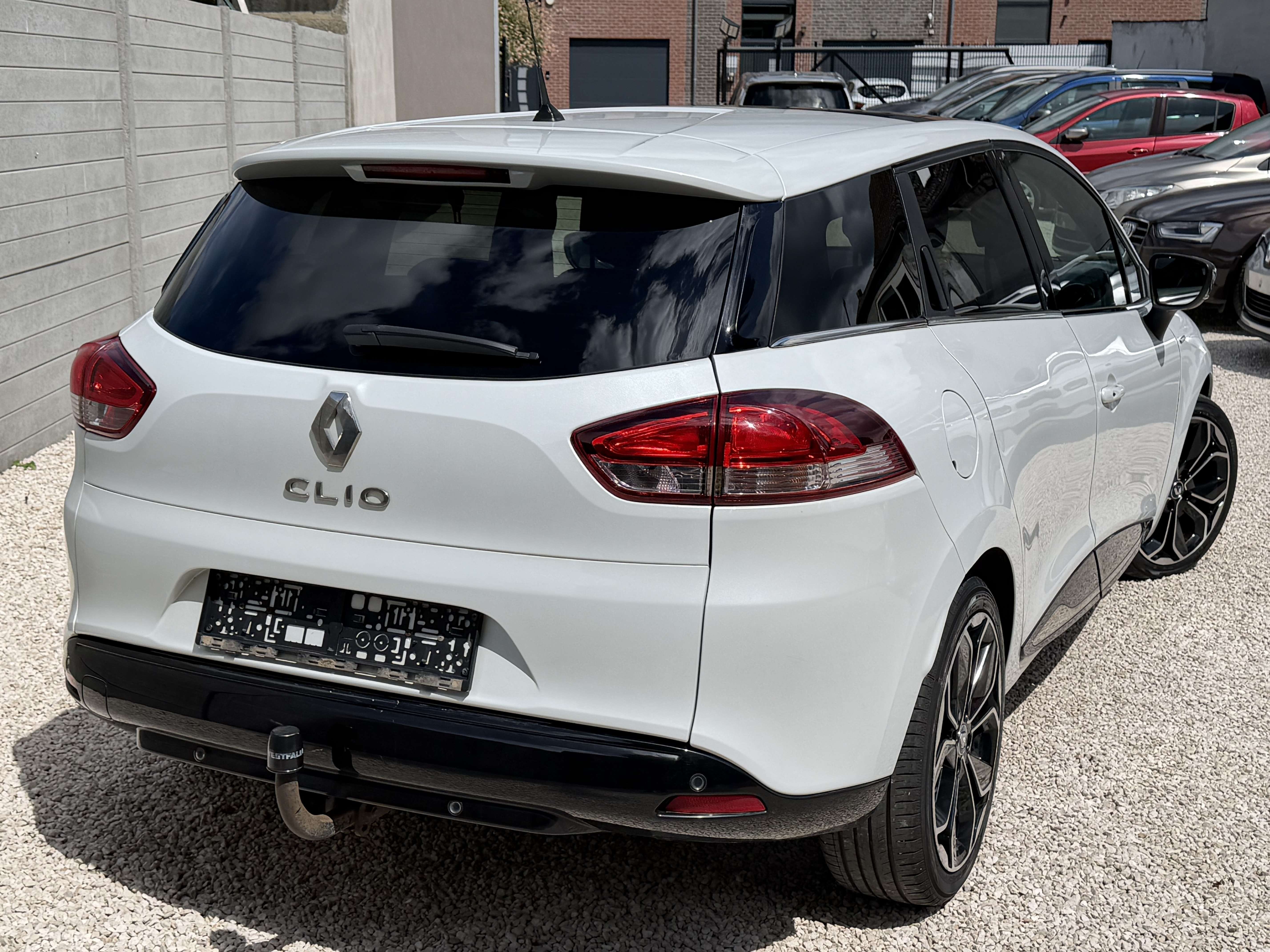Renault Clio Clio 1.5 dCi Energy Bose Edition • TOIT PANO • FULL LED ° CUIR ° NAVI ° CAMERA ° EURO 6B