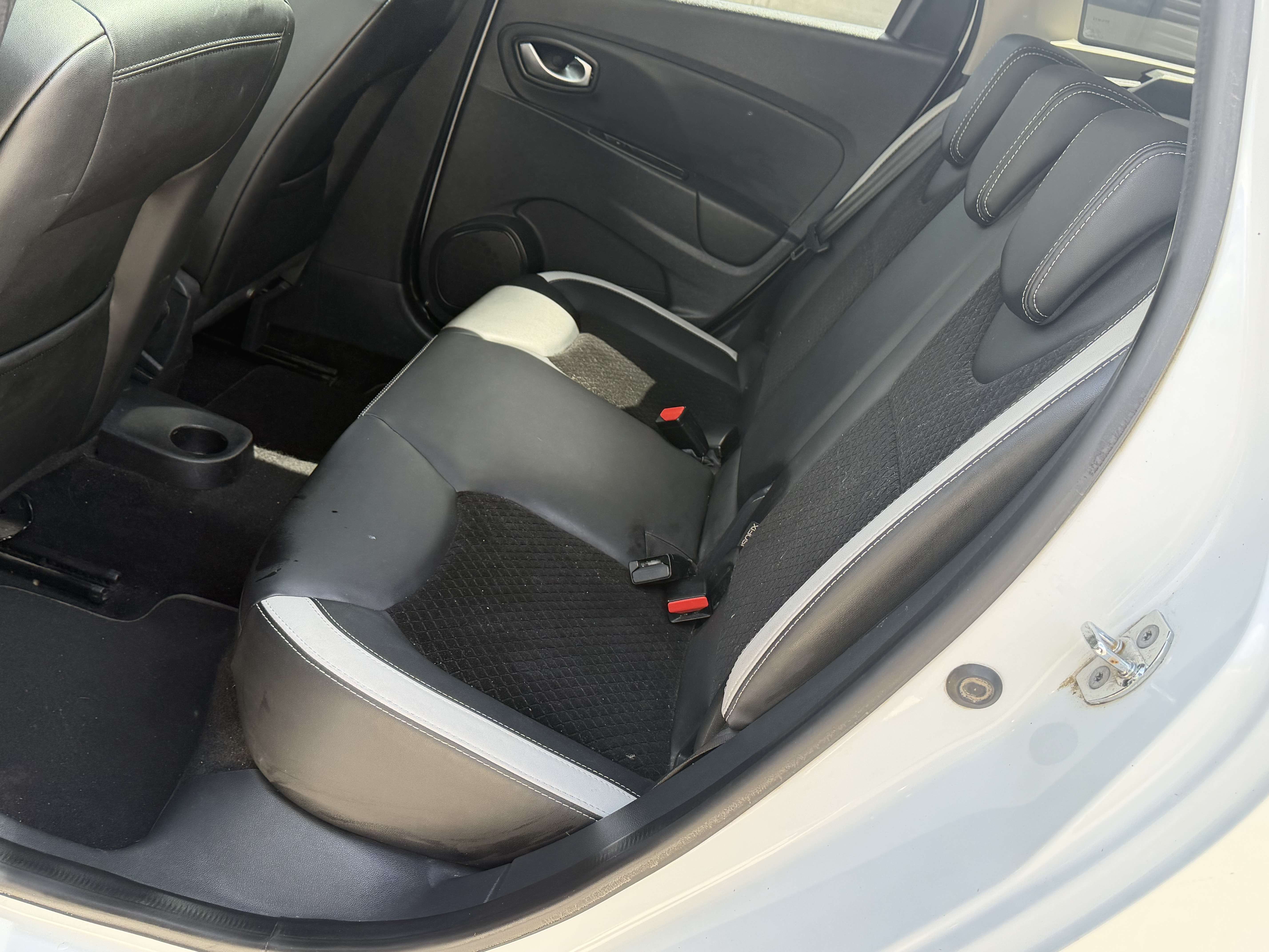Renault Clio Clio 1.5 dCi Energy Bose Edition • TOIT PANO • FULL LED ° CUIR ° NAVI ° CAMERA ° EURO 6B
