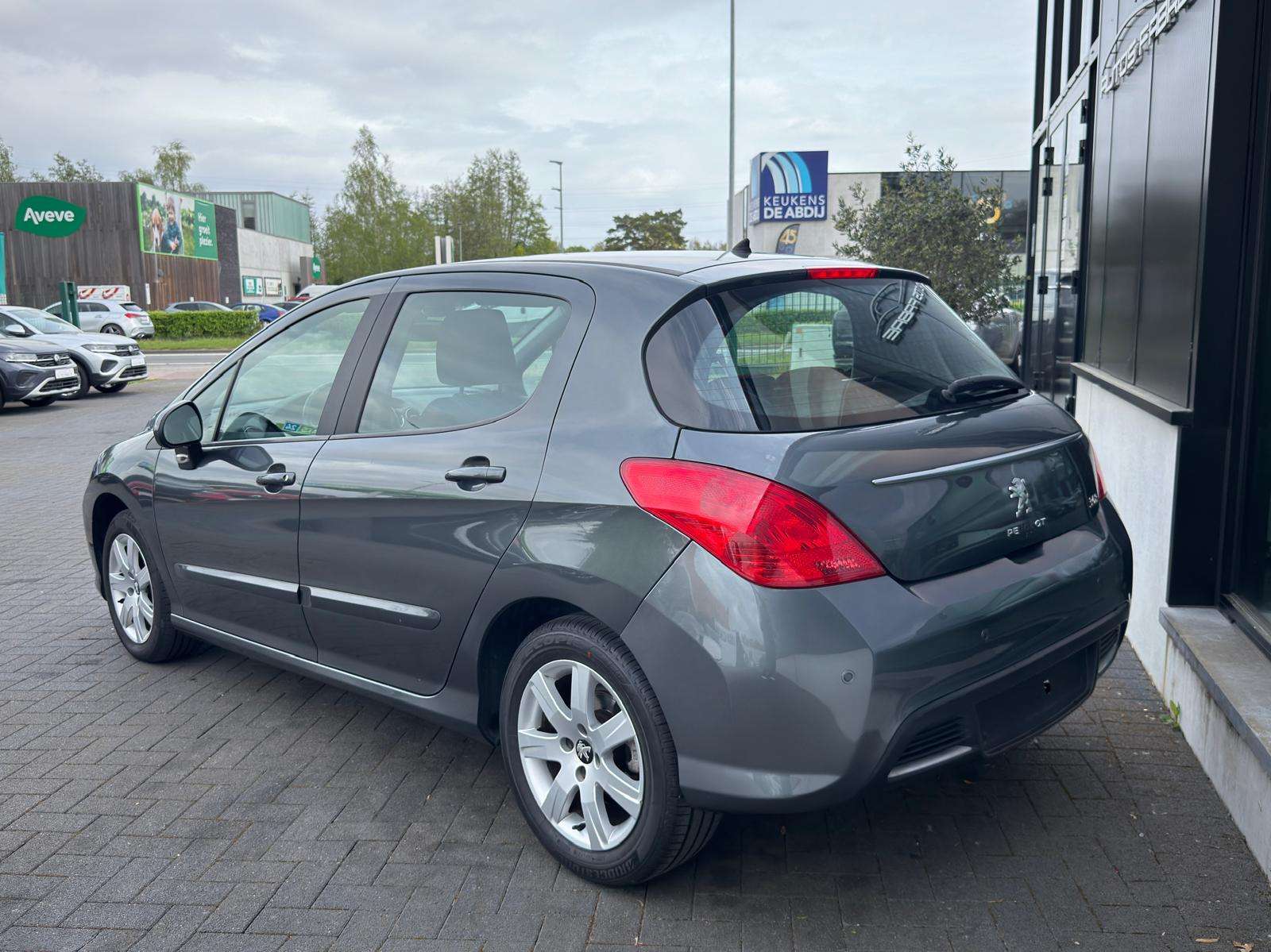 Peugeot 308 1,6i Automatique 76000km Airco