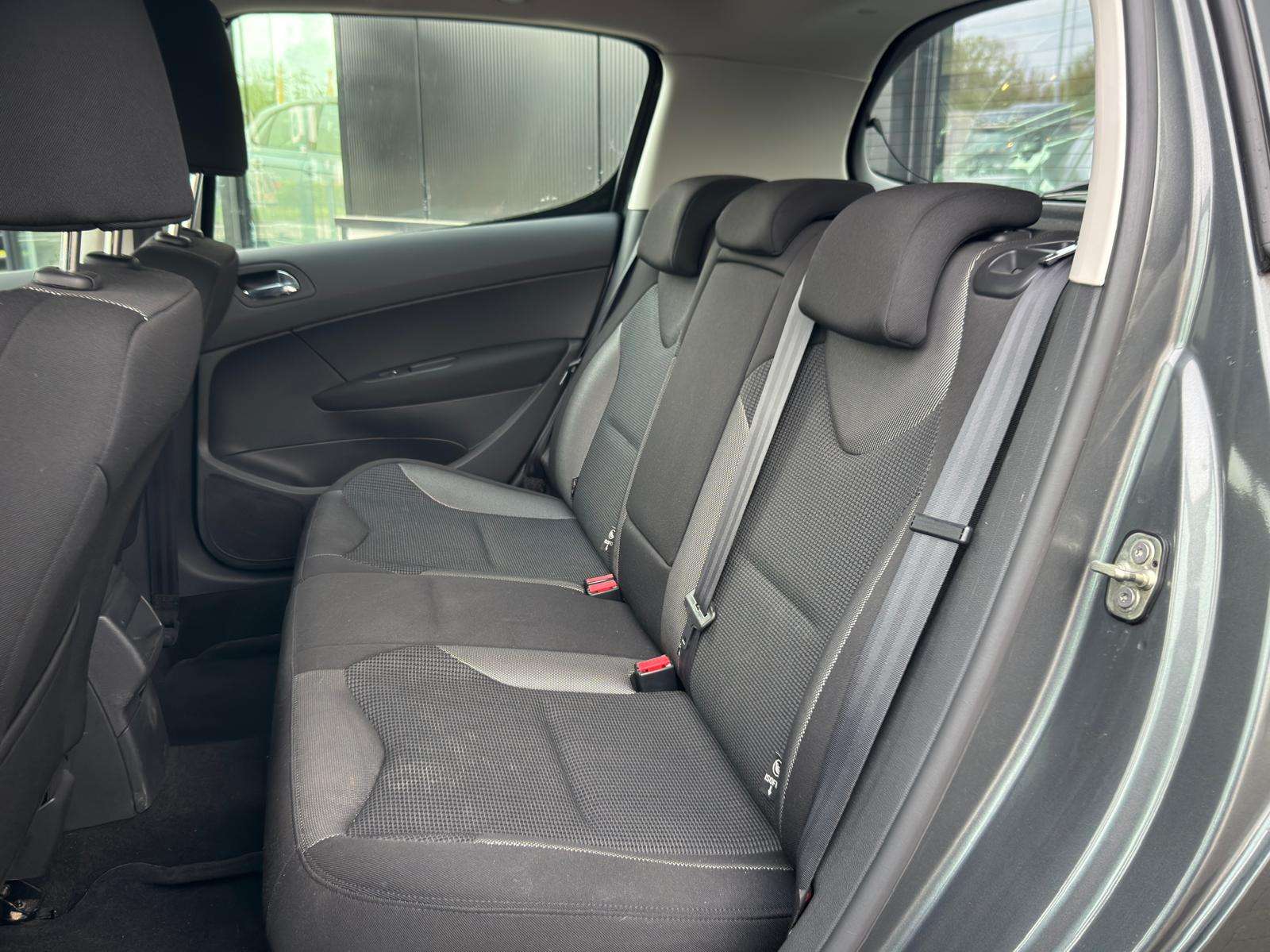 Peugeot 308 1,6i Automatique 76000km Airco
