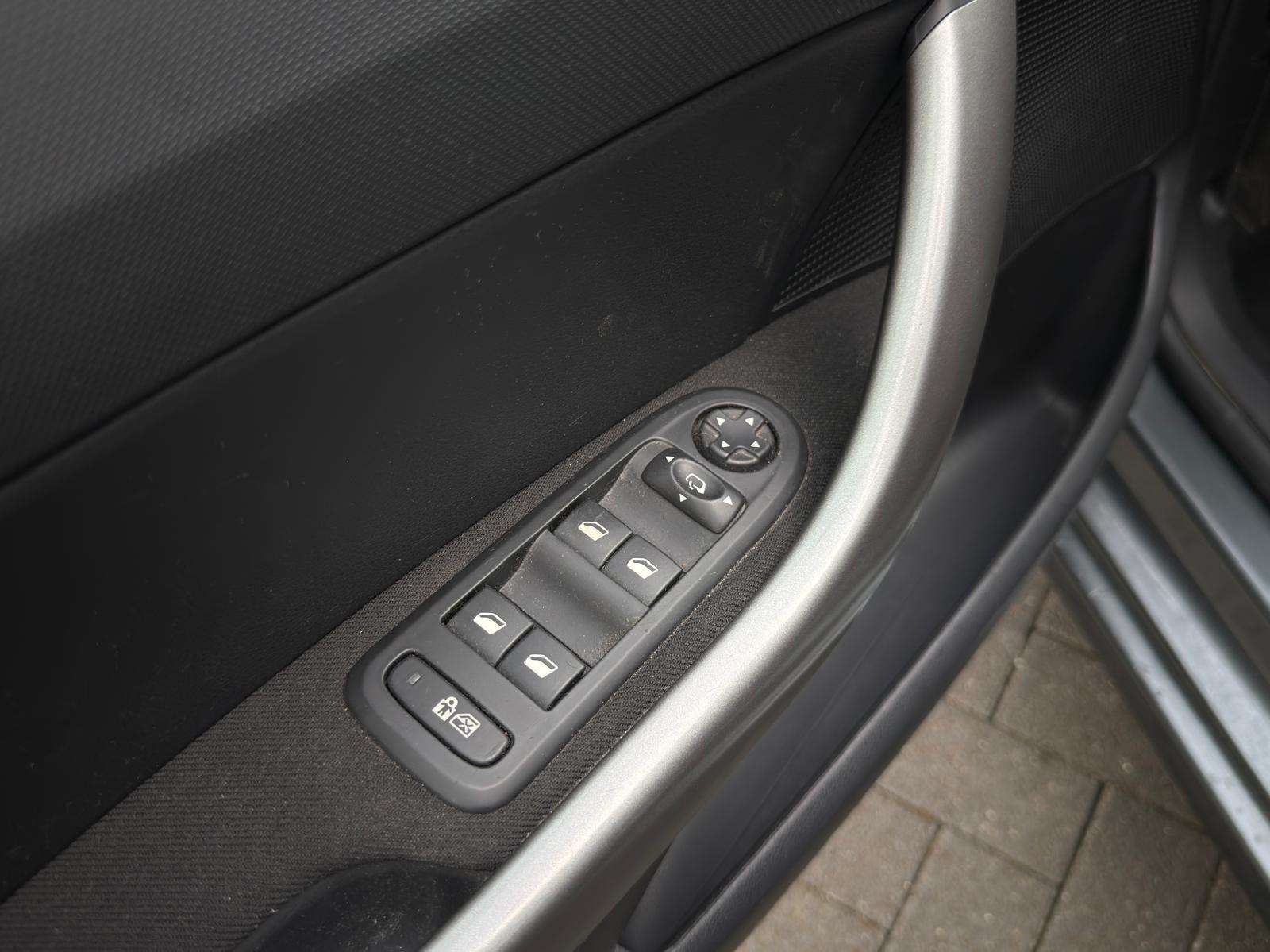 Peugeot 308 1,6i Automatique 76000km Airco